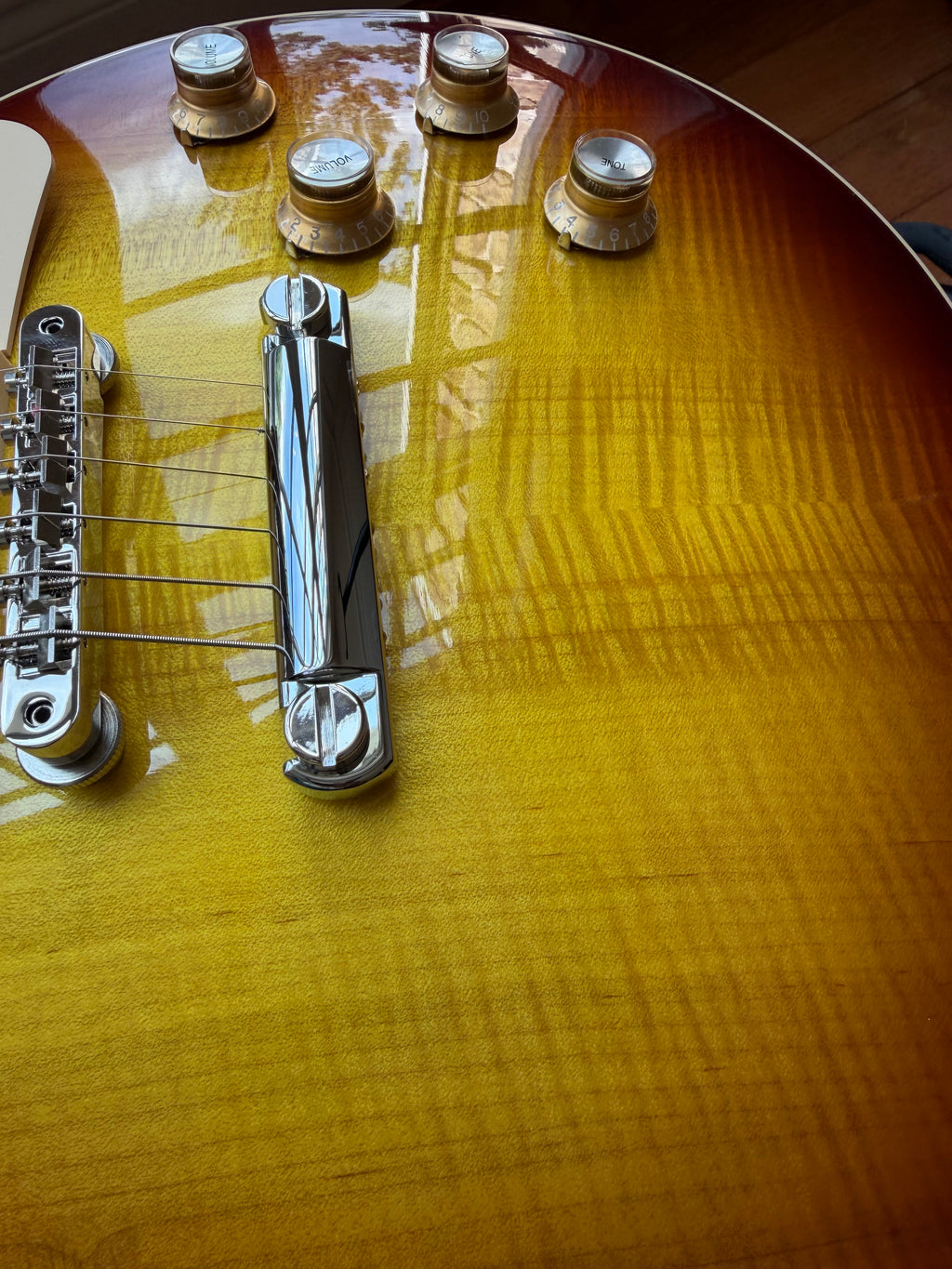 2025 Gibson Les Paul Standard 60s Figured Top - Iced Tea Burst