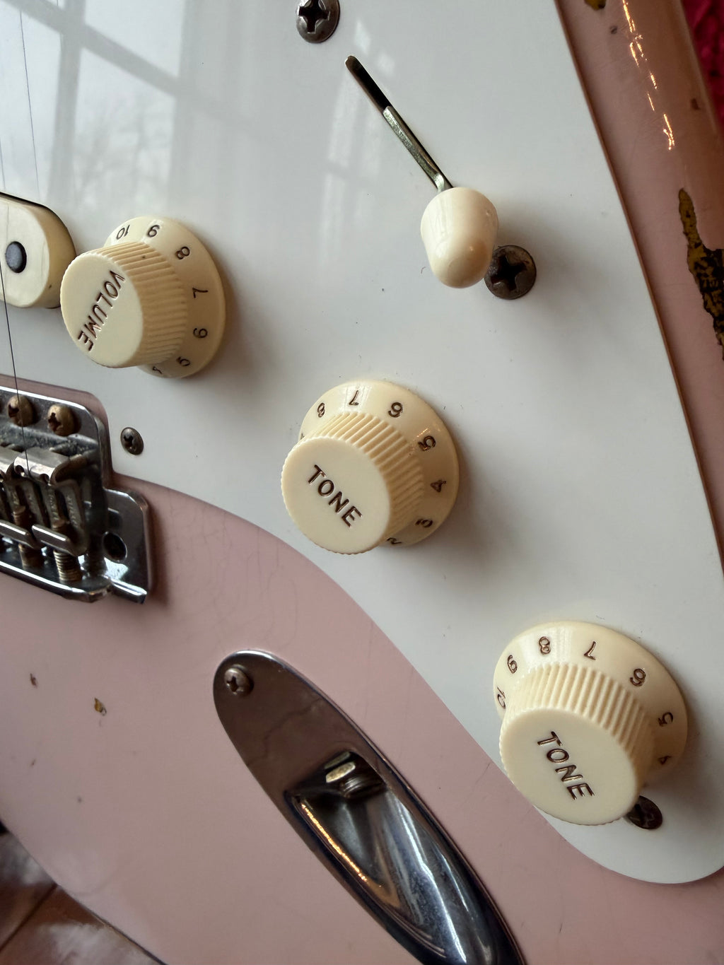 2022 Fender Custom Shop '56 Stratocaster Heavy Relic - Shell Pink Over 2 Color Sunburst - Image 6