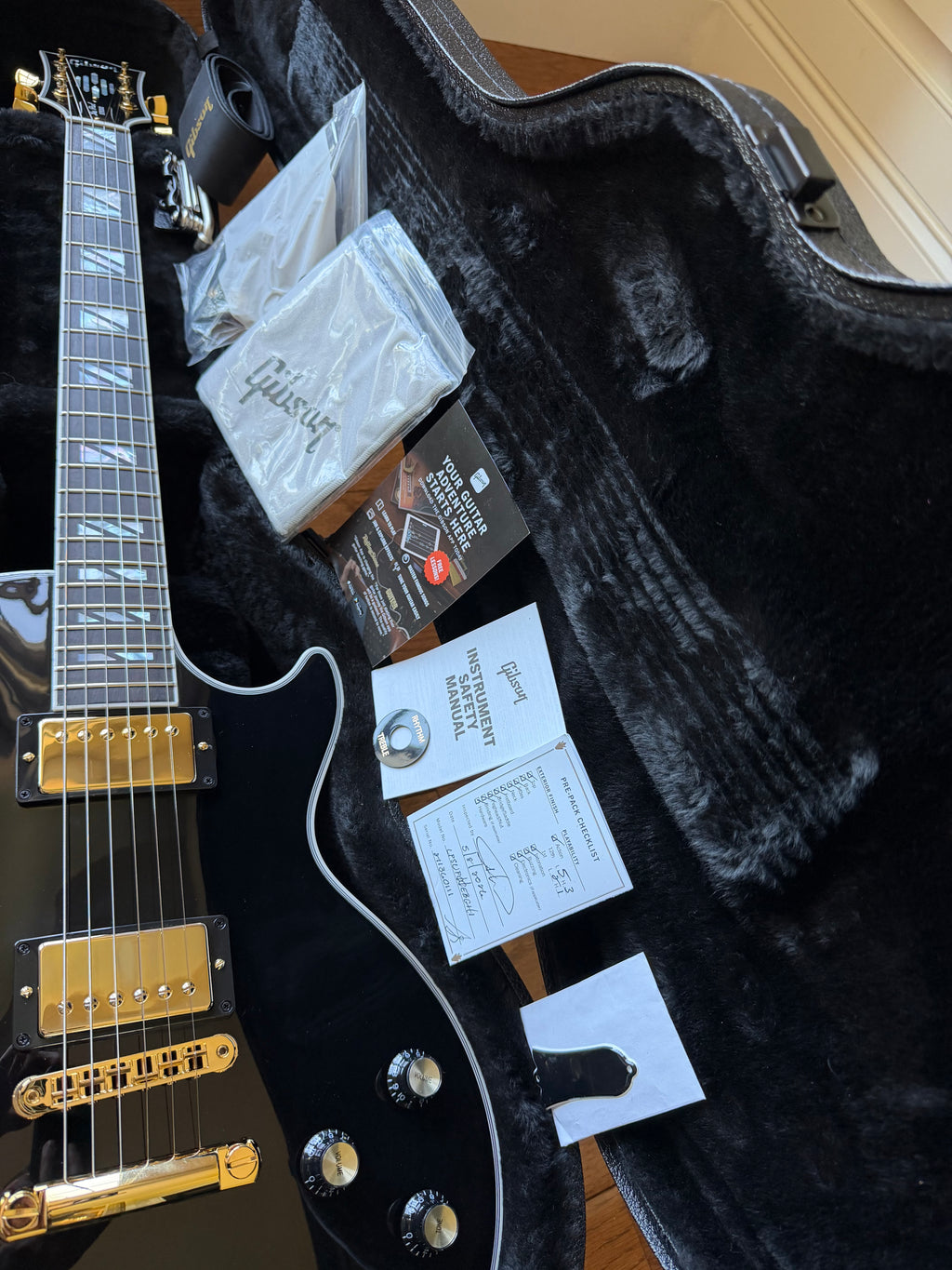 2026 Gibson Les Paul Supreme - Ebony Black