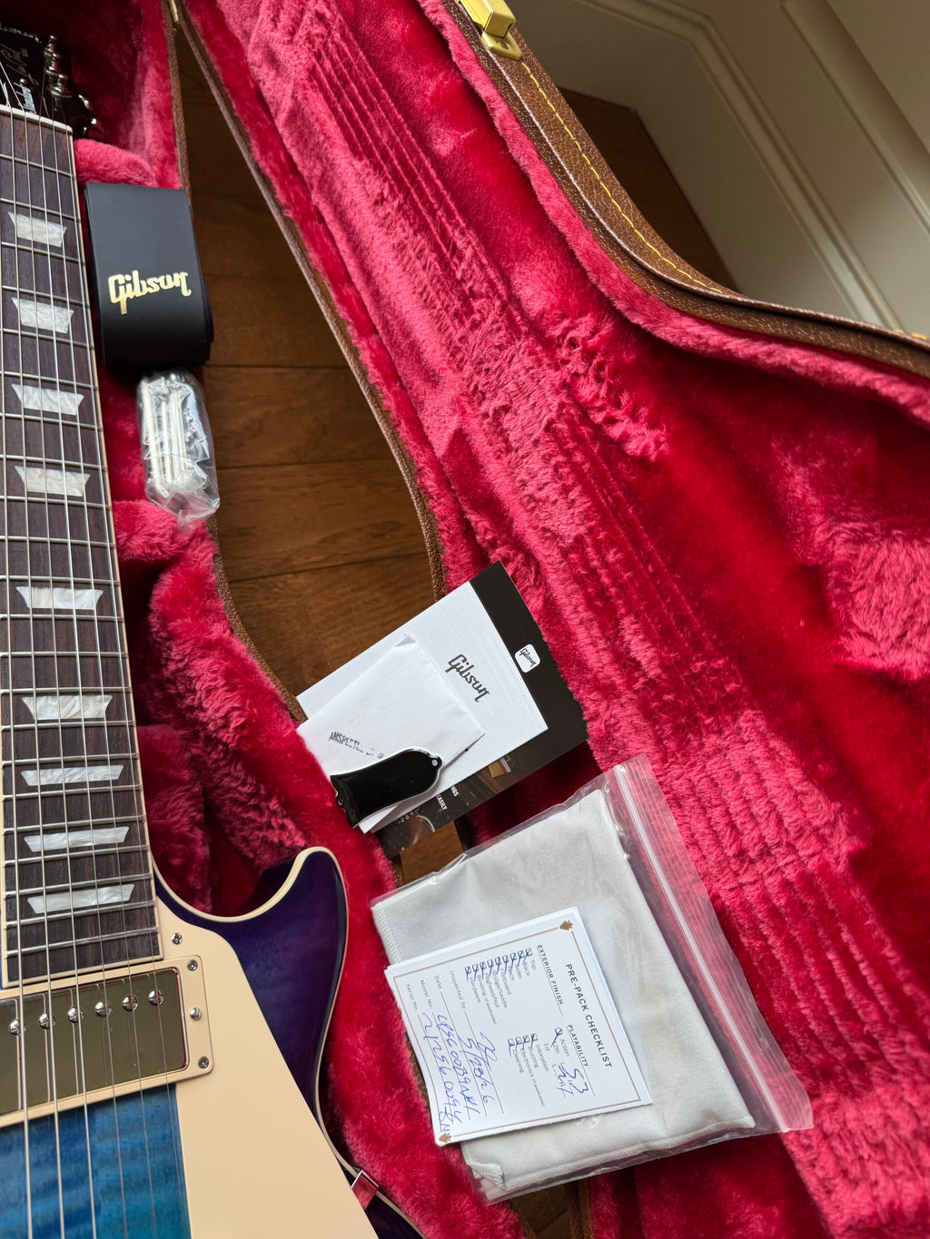 2026 Gibson Les Paul Standard 60s Figured Top - Blueberry Burst