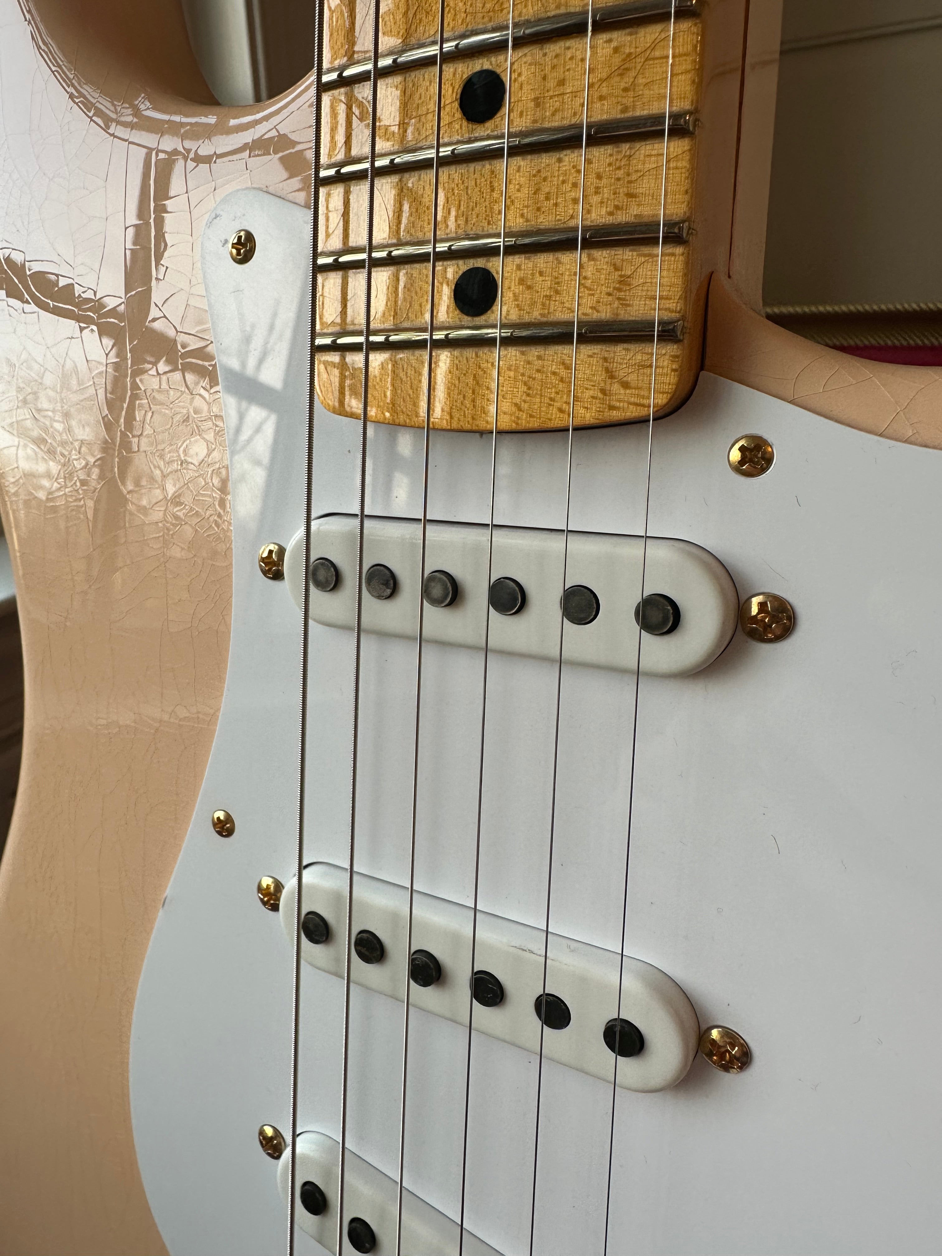 2025 Fender Custom Shop '54 Stratocaster B4 70th Anniversary Deluxe Closer Classic - Shell Pink - Image 4