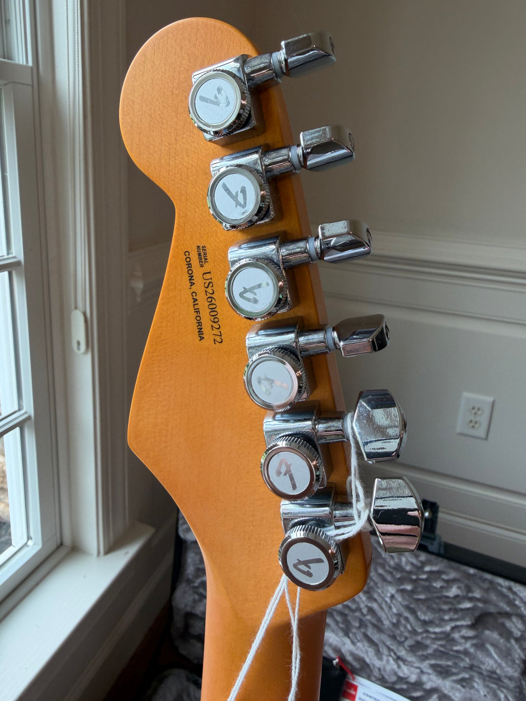 2026 Fender American Ultra II Stratocaster Maple - Avalanche White