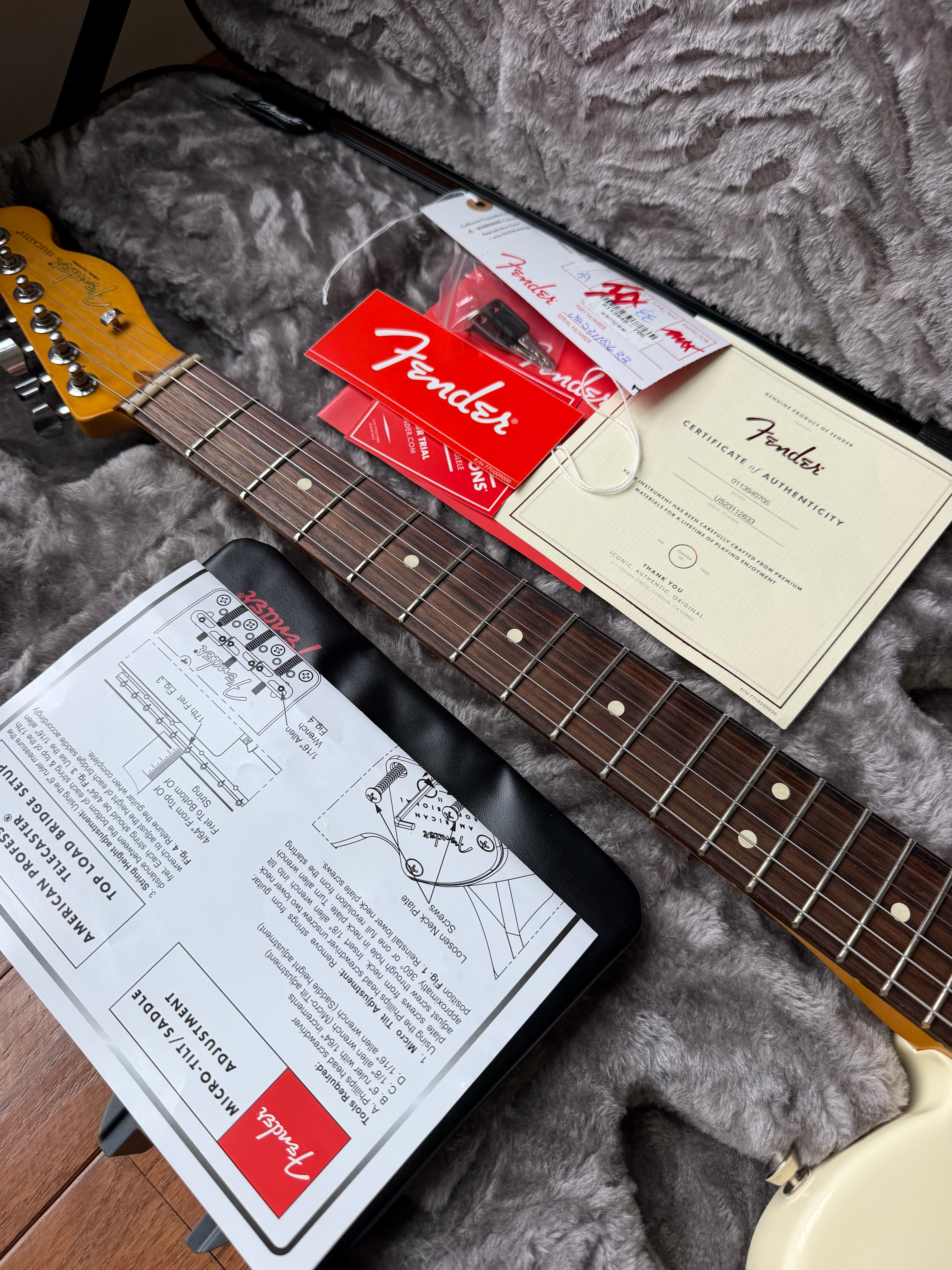 2023 Fender American Professional II Telecaster - Olympic White