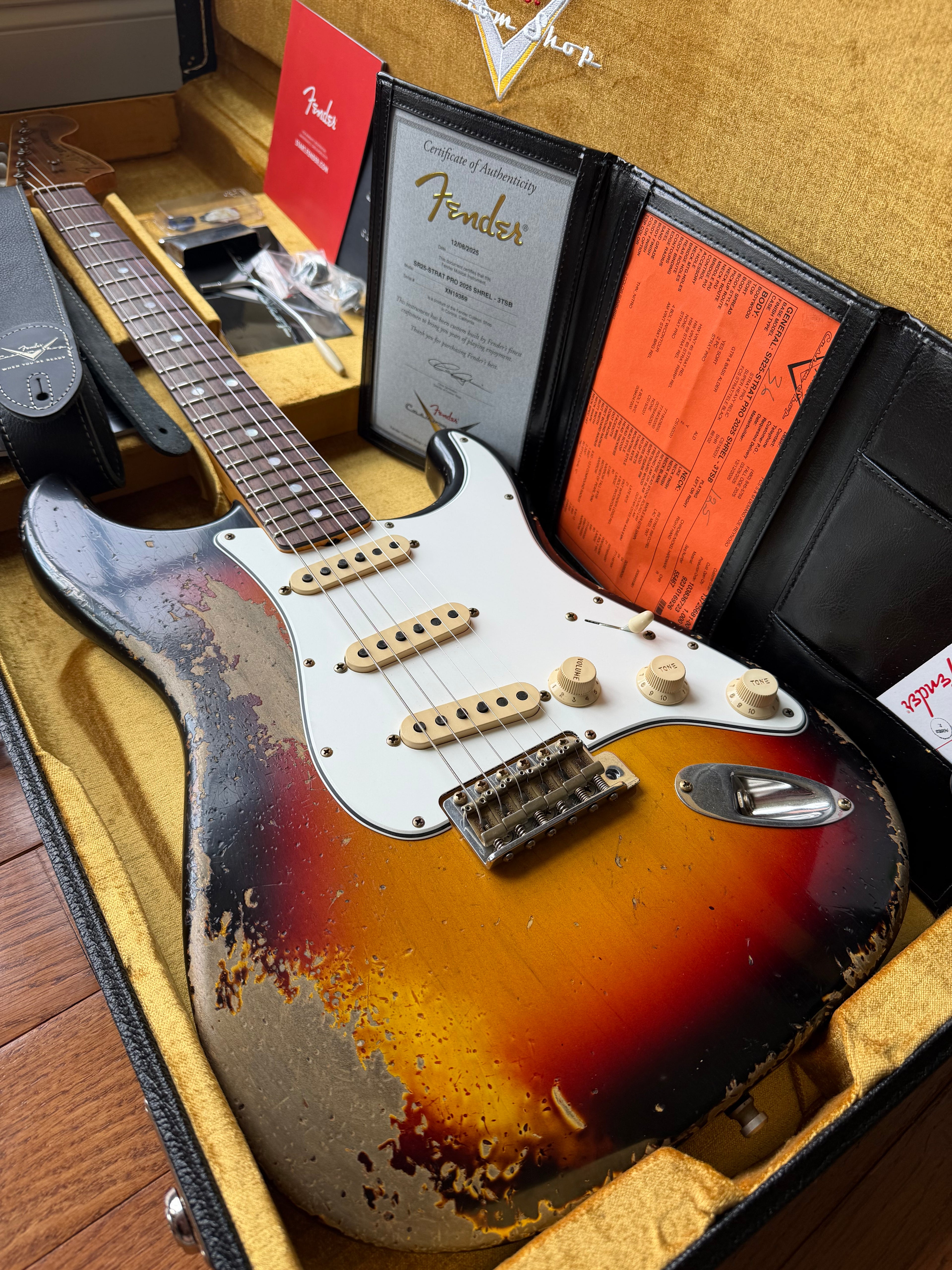 2025 Fender Custom Shop Stratocaster Pro SR25 Super Heavy Relic - 3 Color Sunburst