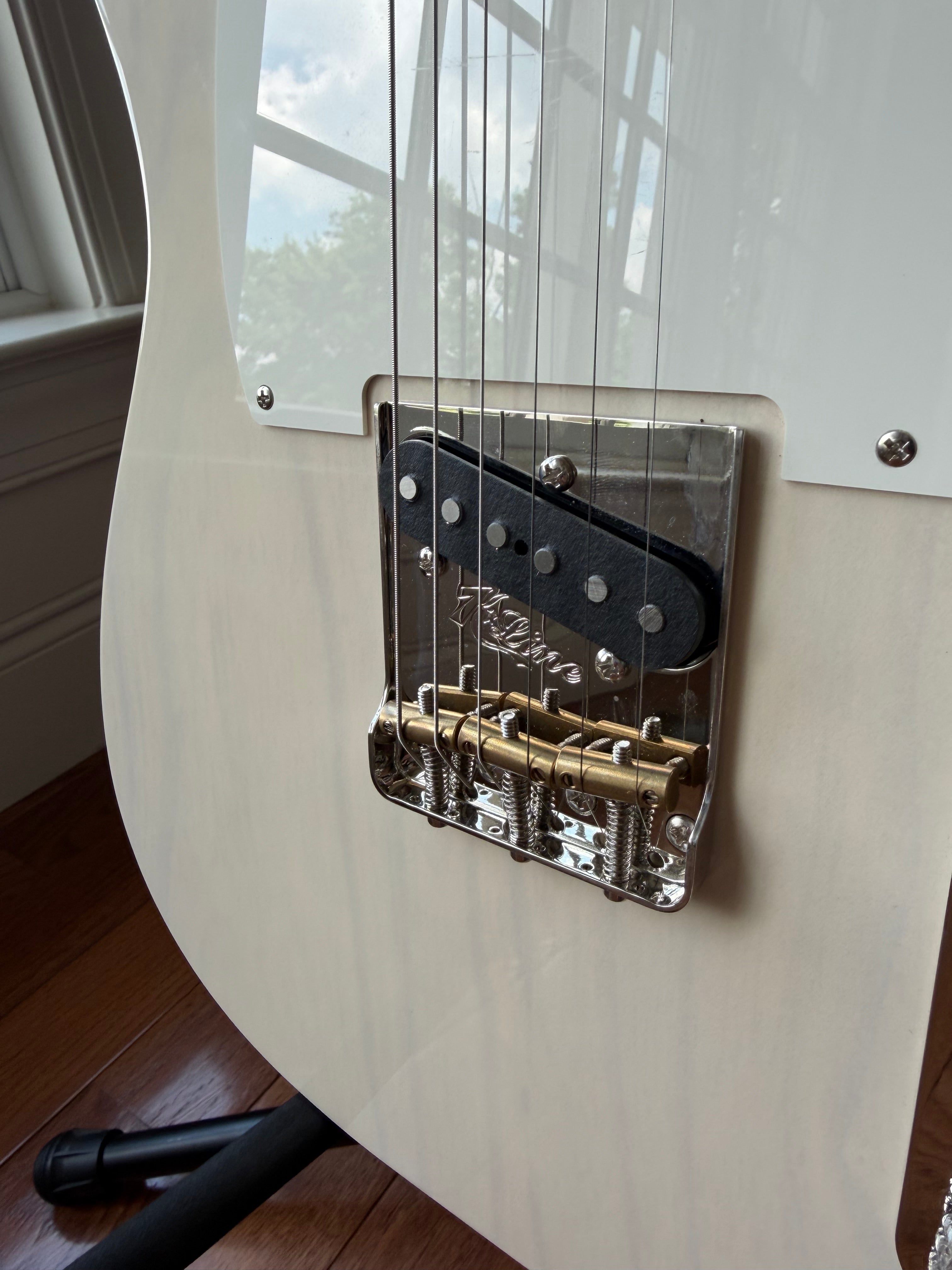 2025 K-Line Truxton - Blonde White