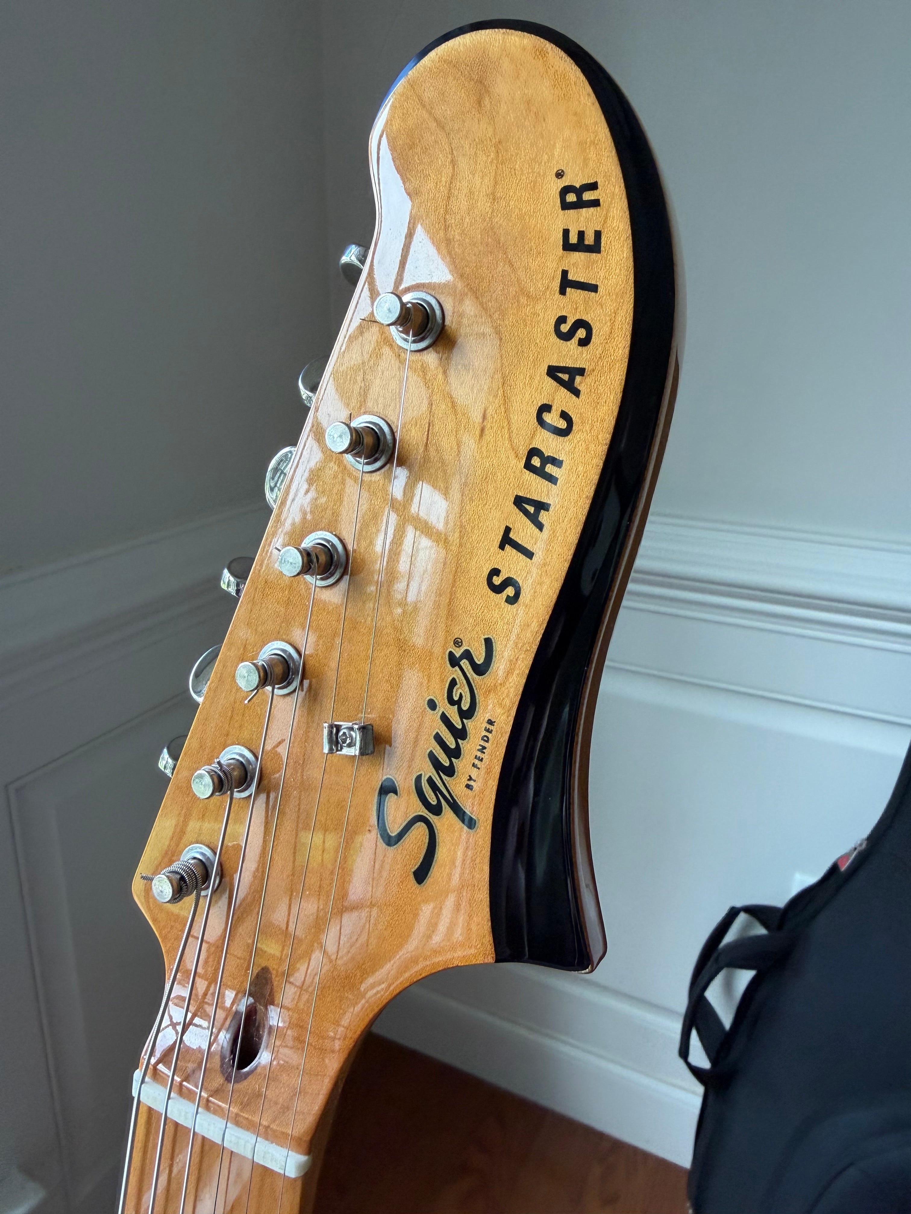 Squier Classic Vibe Starcaster - 3-Tone Sunburst