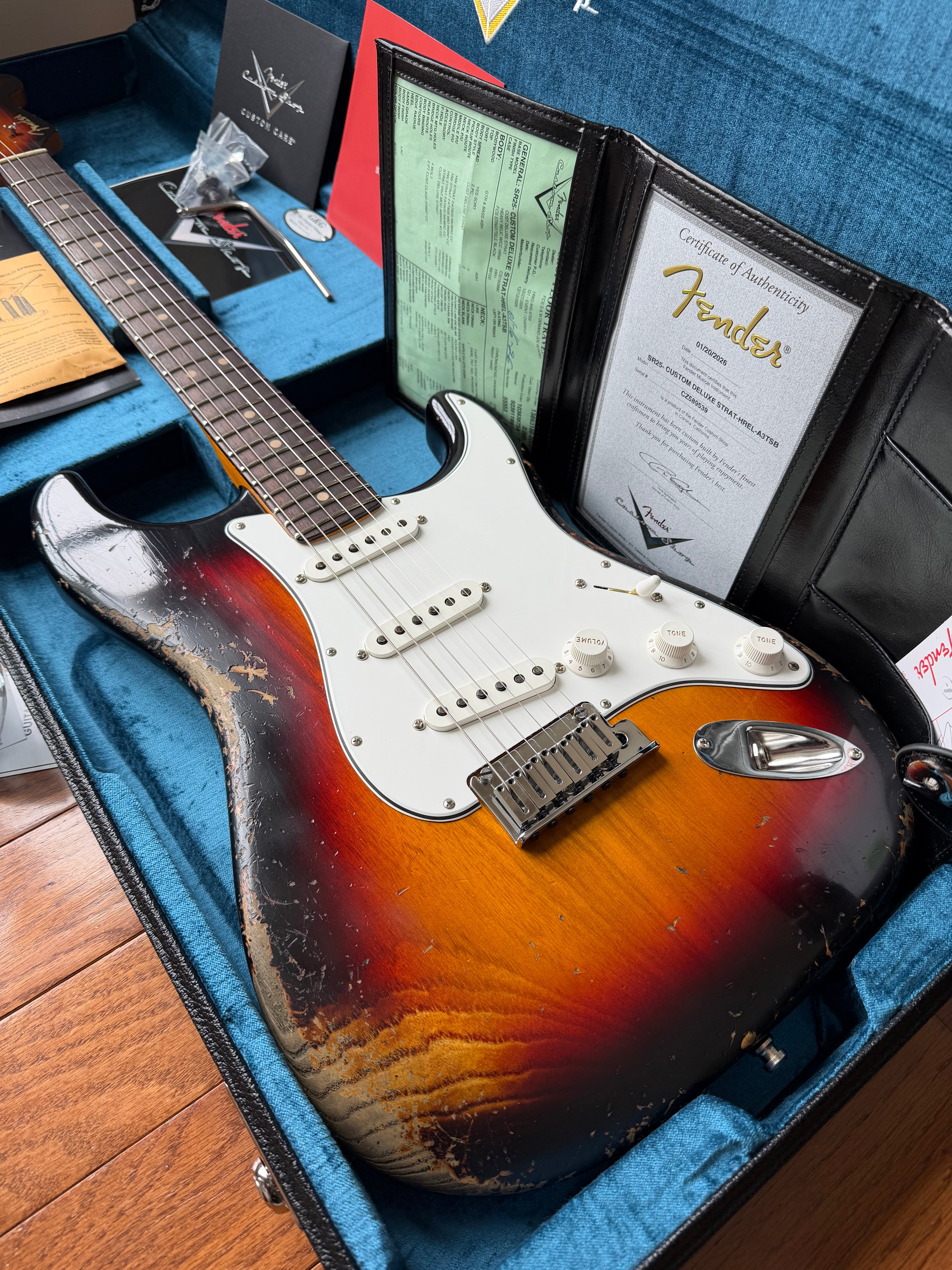 2026 Fender Custom Shop Stratocaster Custom Deluxe SR25 Heavy Relic - Aged 3 Color Sunburst - Image 1