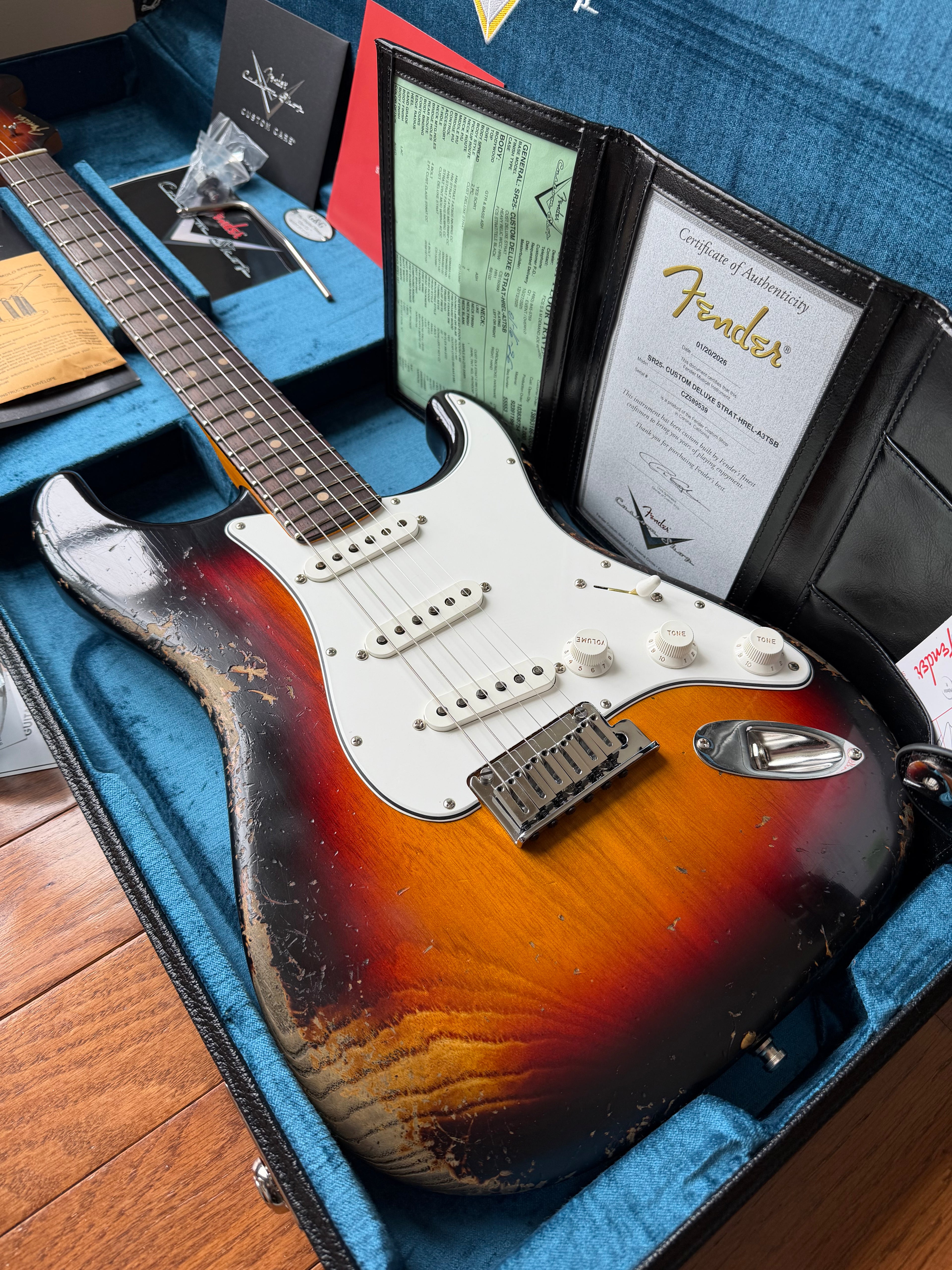 2026 Fender Custom Shop Stratocaster Custom Deluxe SR25 Heavy Relic - Aged 3 Color Sunburst - Image 1