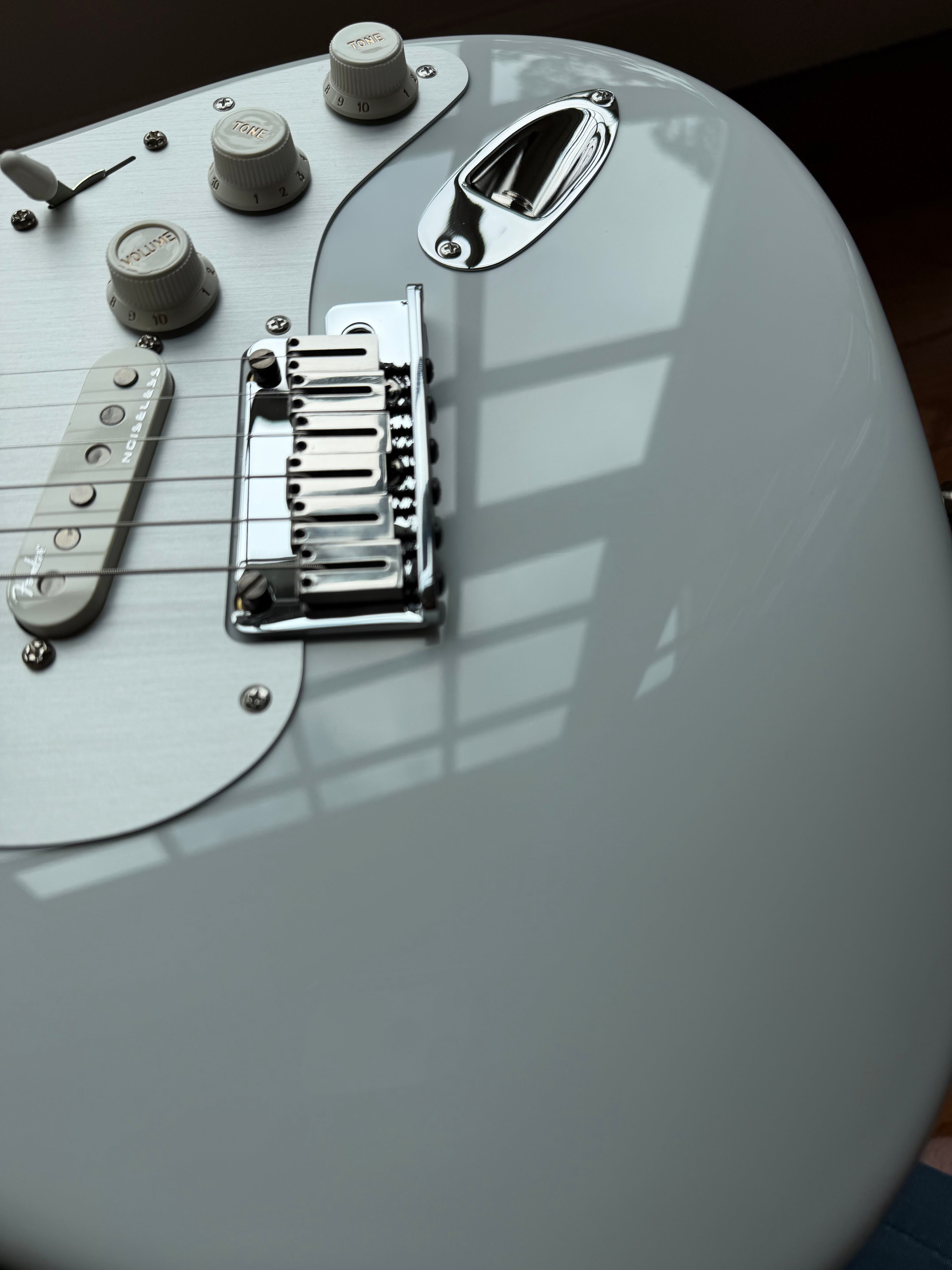 2026 Fender American Ultra II Stratocaster Maple - Avalanche White