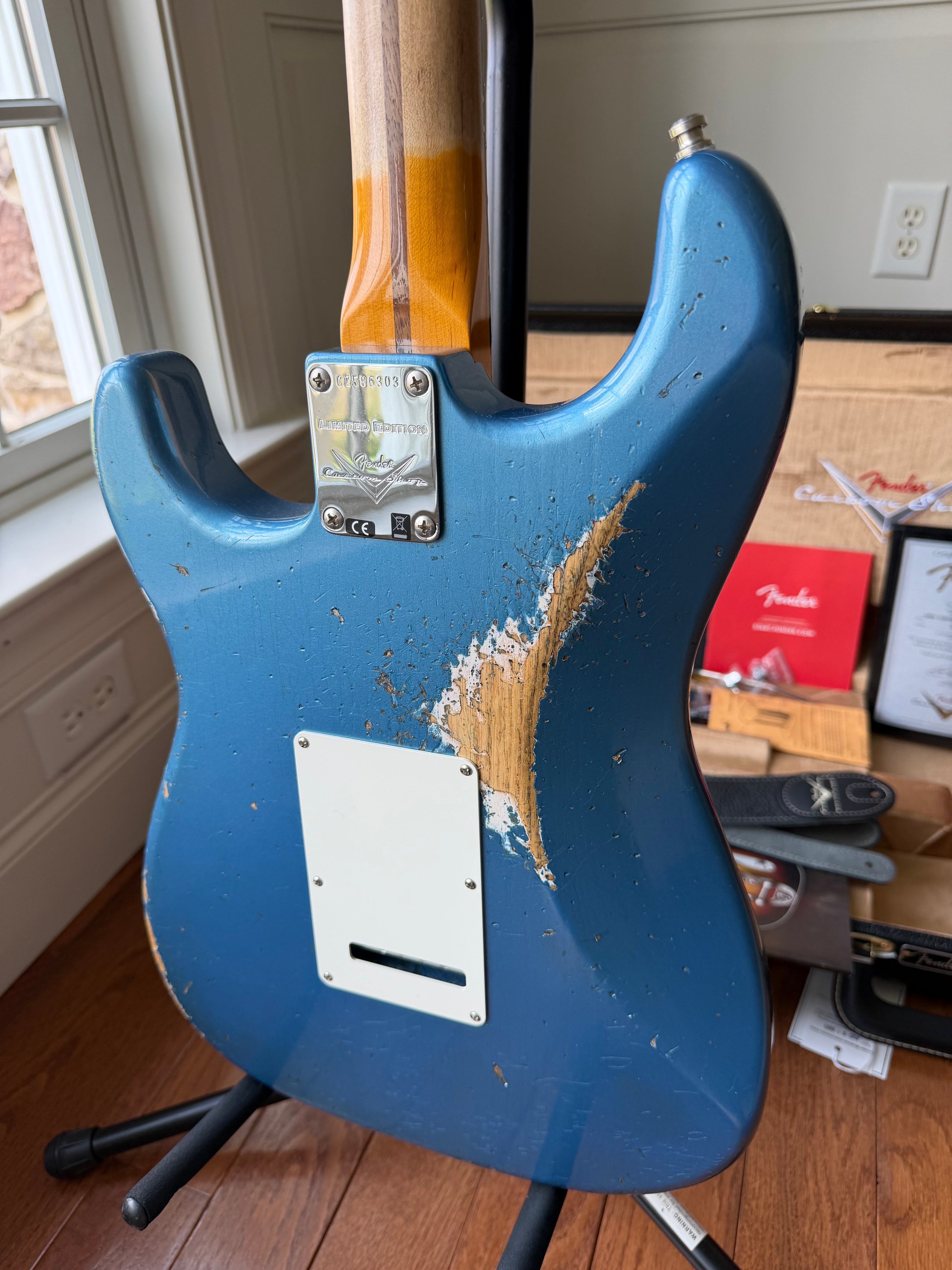 2025 Fender Custom Shop Stratocaster Custom Deluxe SR25 Matching Headstock Heavy Relic - Aged Lake Placid Blue