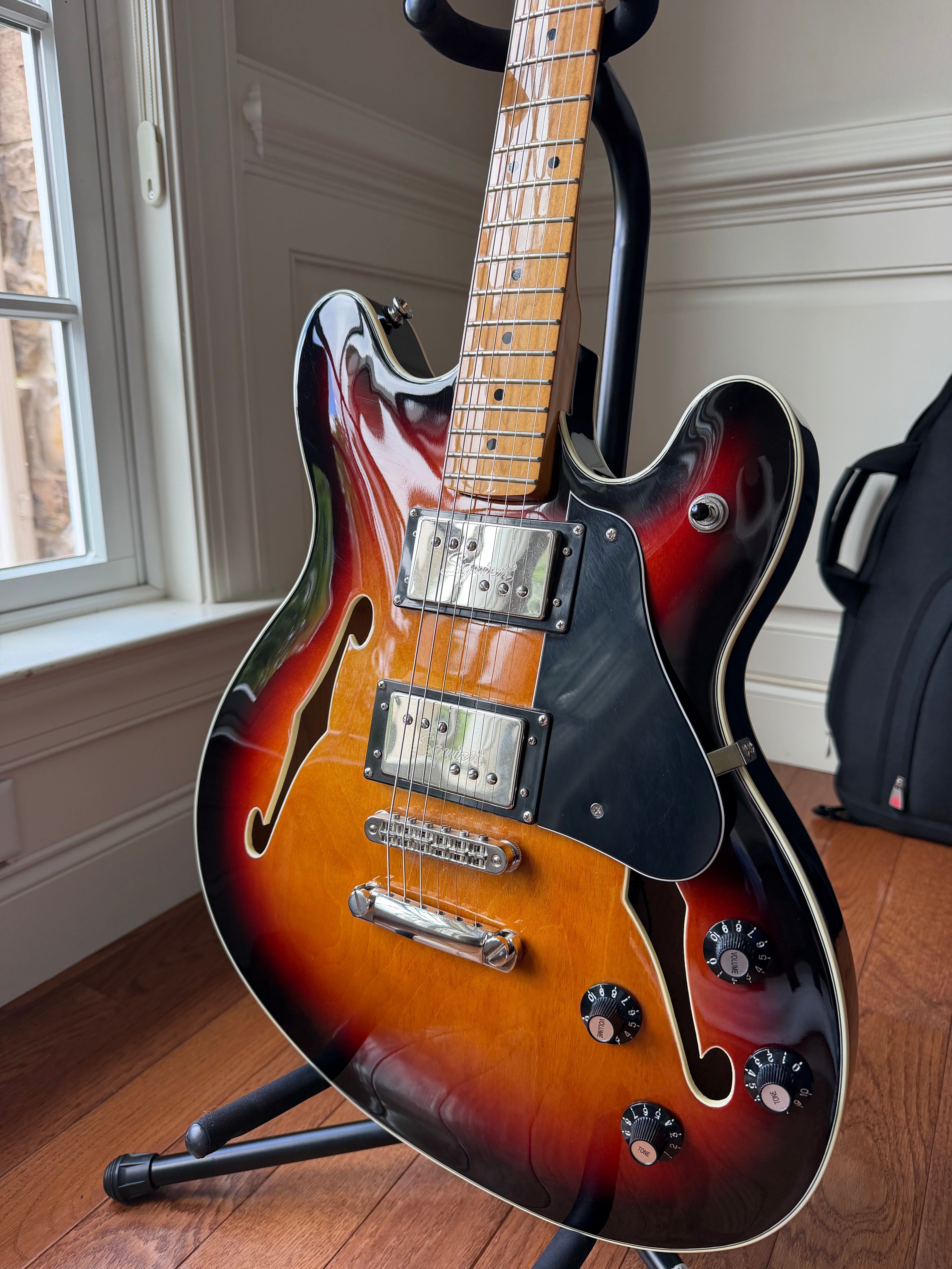 Squier Classic Vibe Starcaster - 3-Tone Sunburst