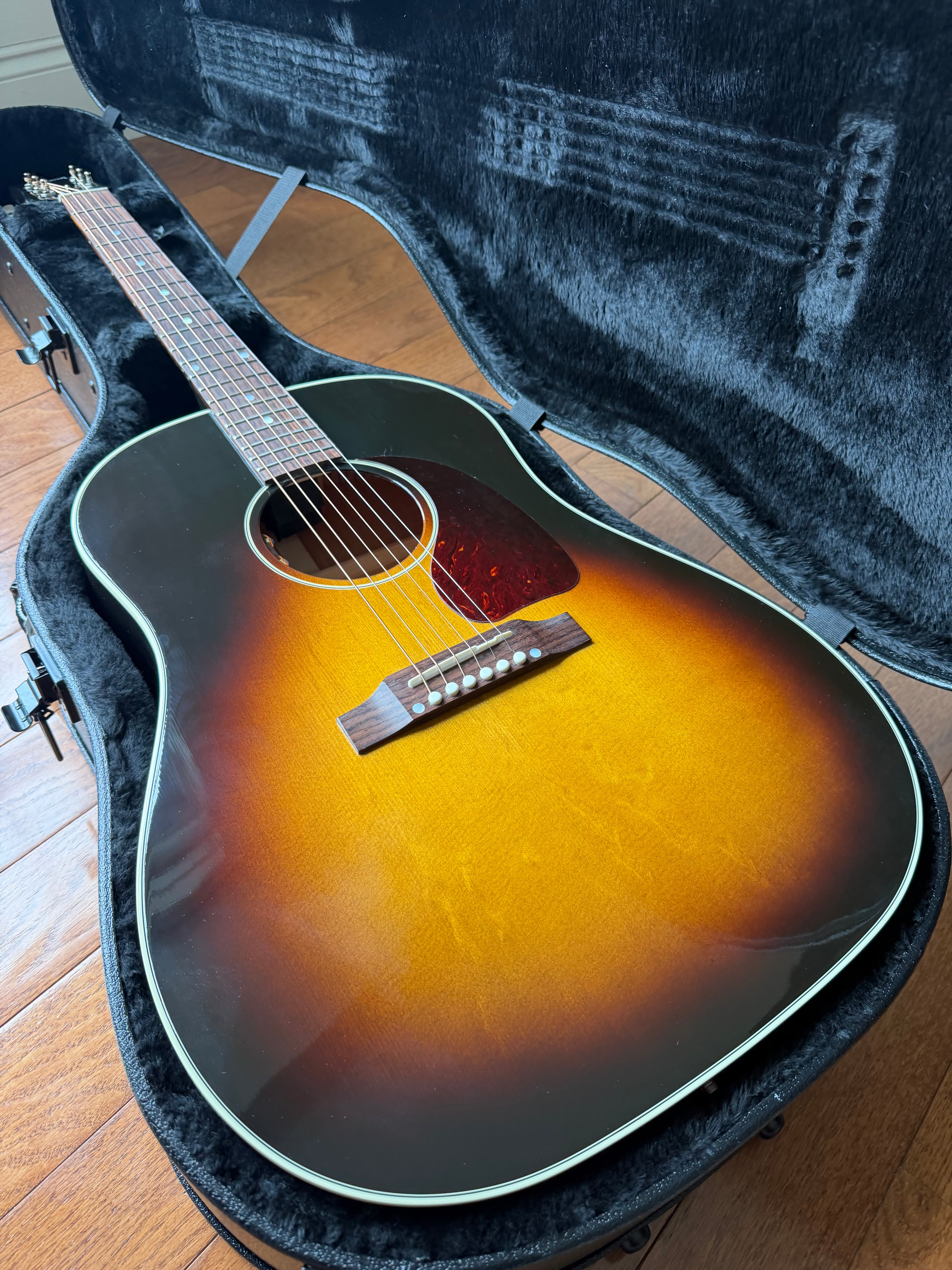 2026 Gibson J-45 Standard - Vintage Sunburst