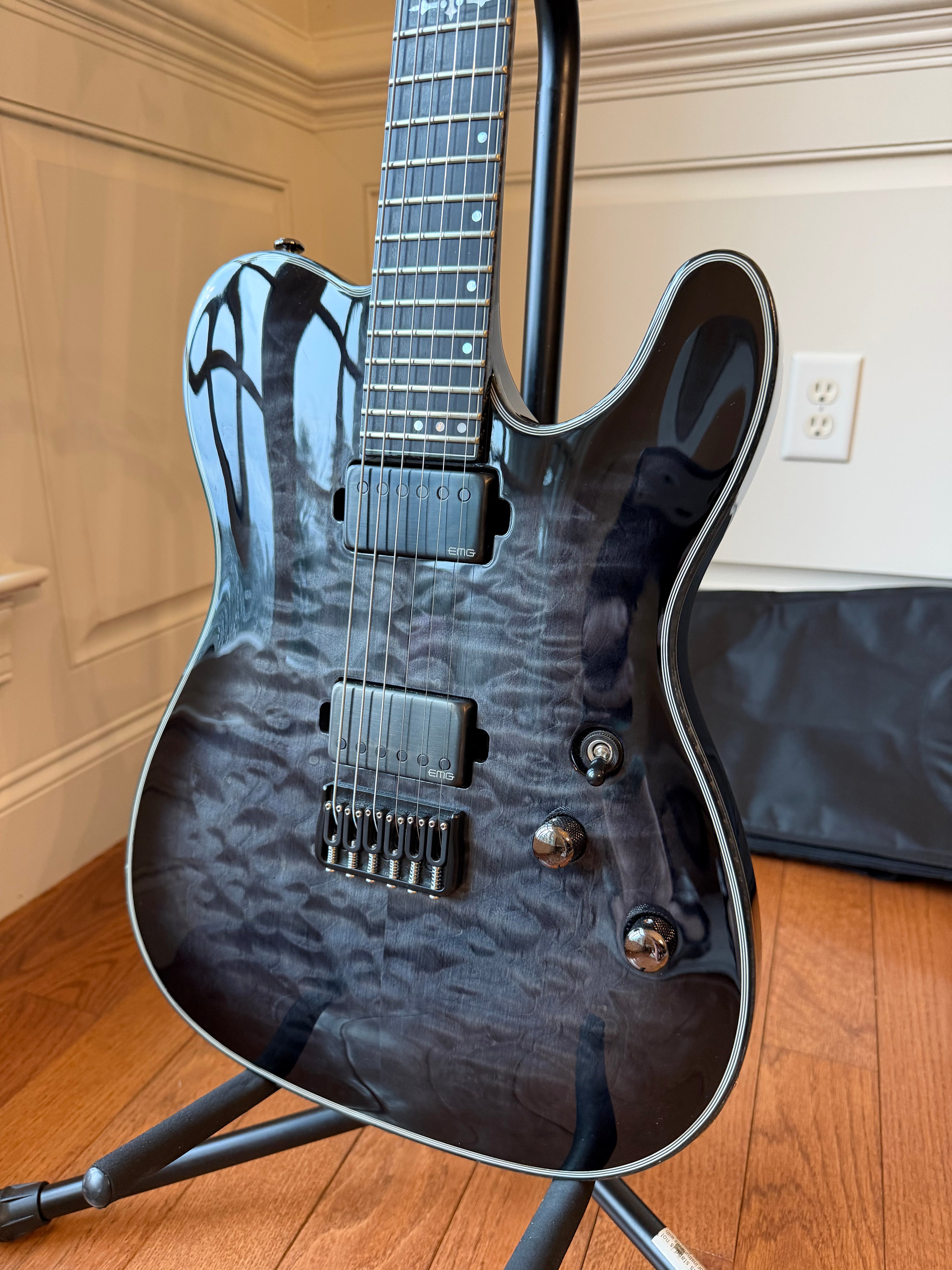 2022 Schecter Hellraiser Hybrid PT - Trans Black Burst