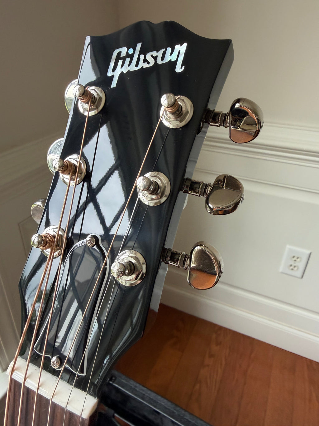 2026 Gibson J-45 Standard - Vintage Sunburst