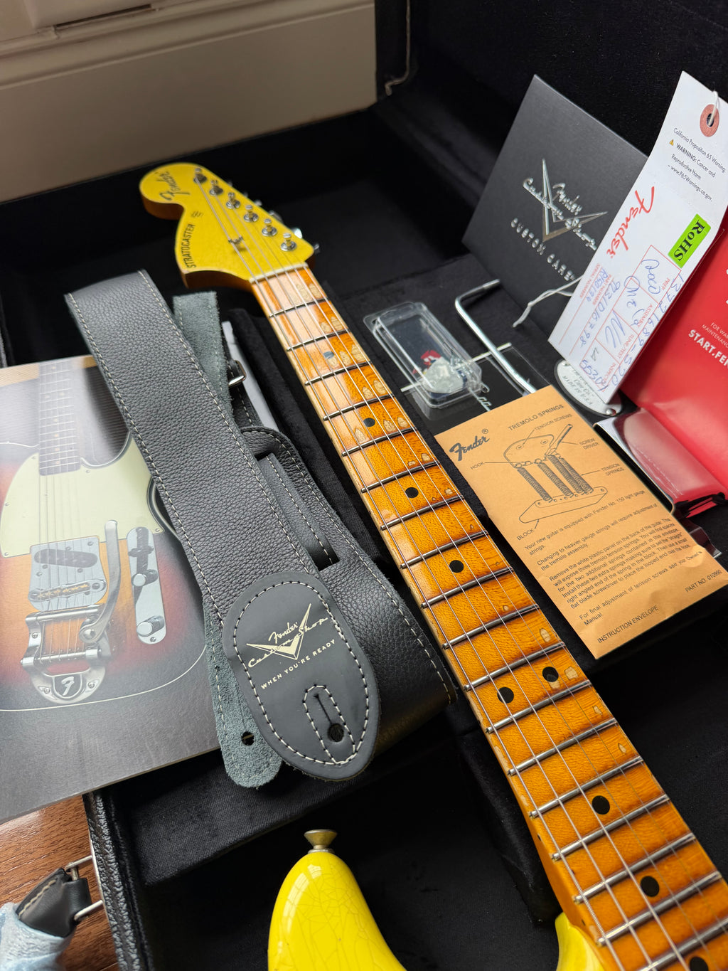 2026 Fender Custom Shop ‘69 Stratocaster SR25 Heavy Relic Matching Reverse Headstock - Aged Canary Yellow