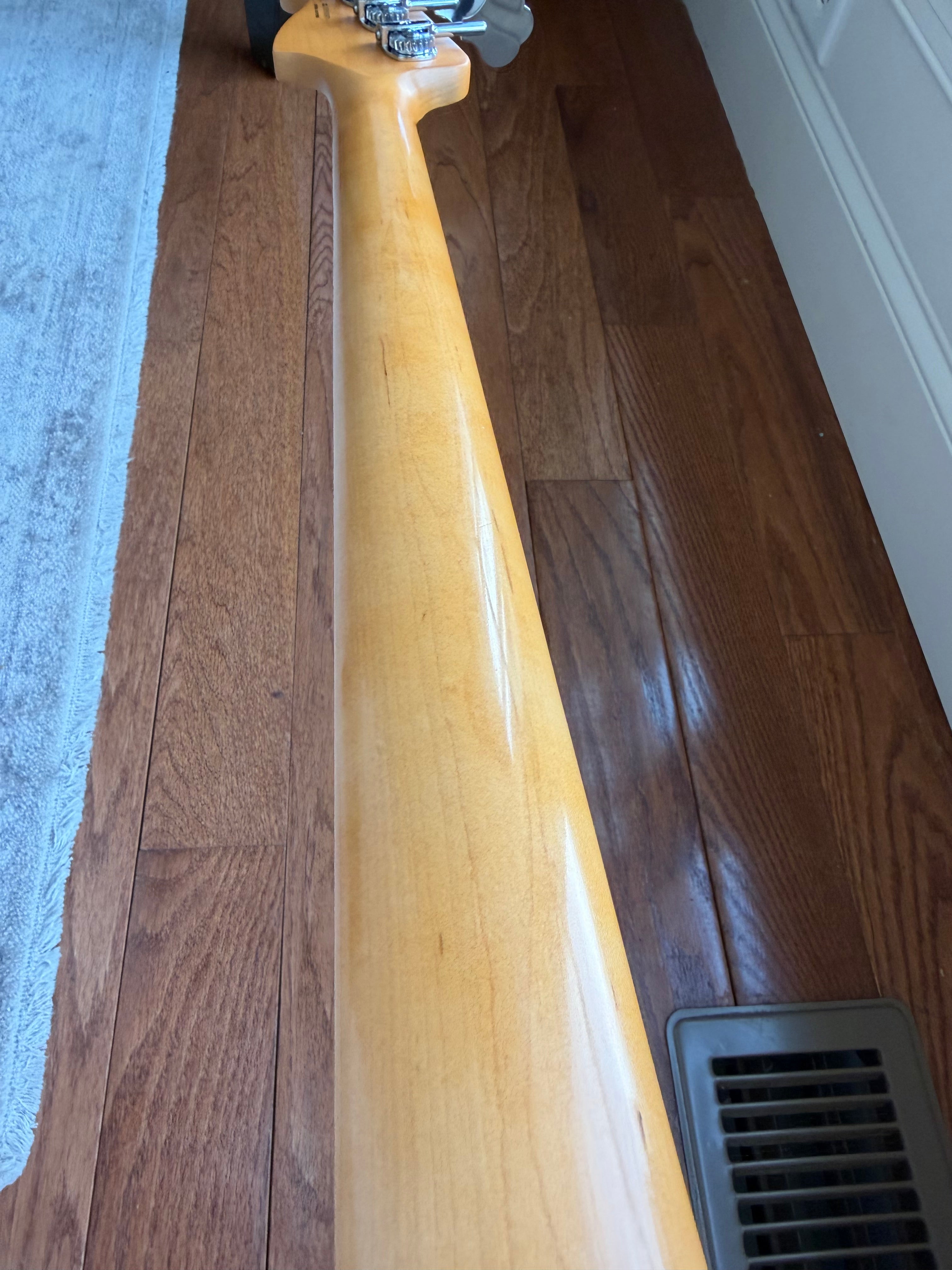 2019 Fender American Ultra Precision Bass - Mocha Burst