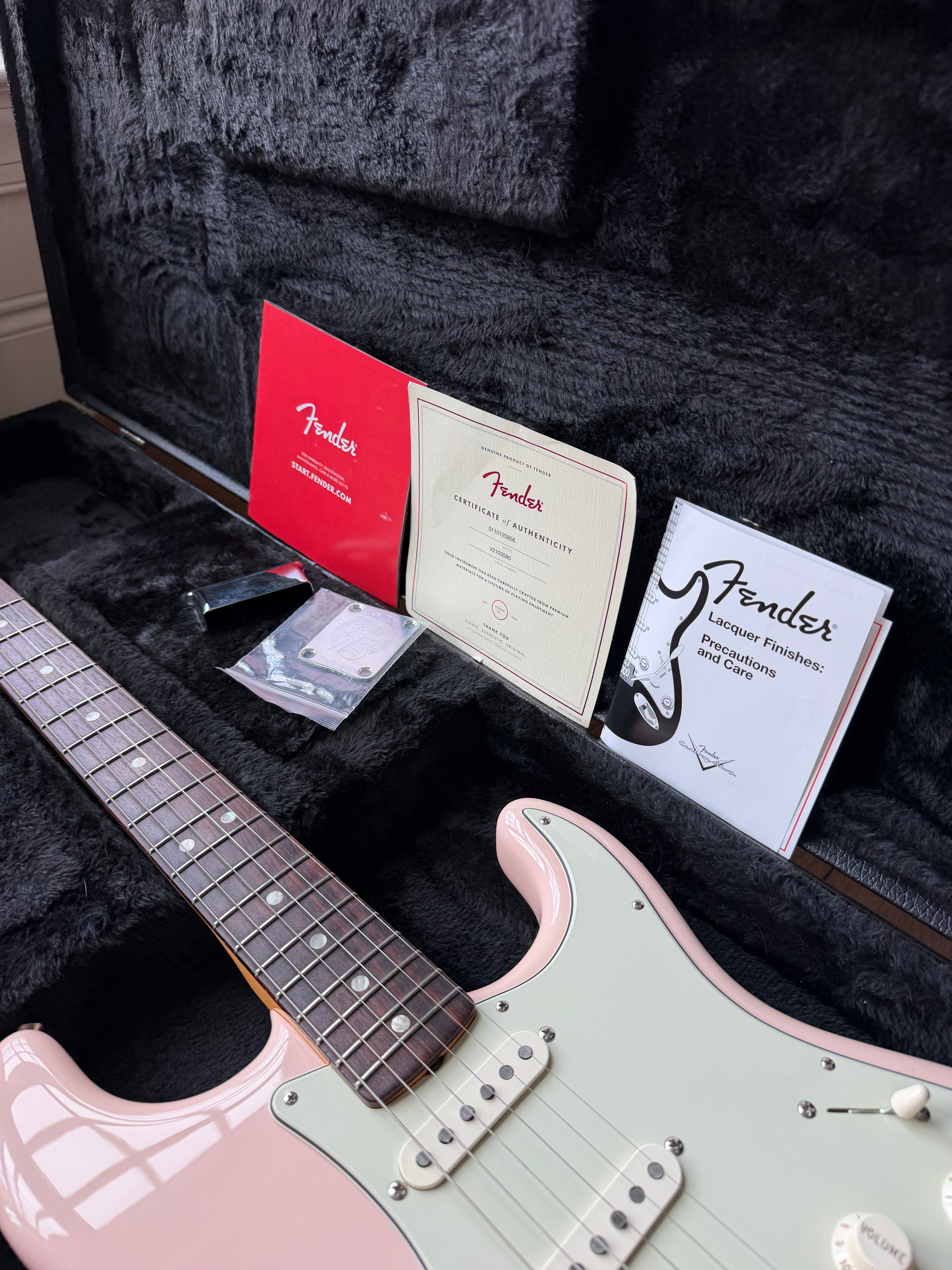 2021 Fender American Original 60s Stratocaster Rosewood - Shell Pink
