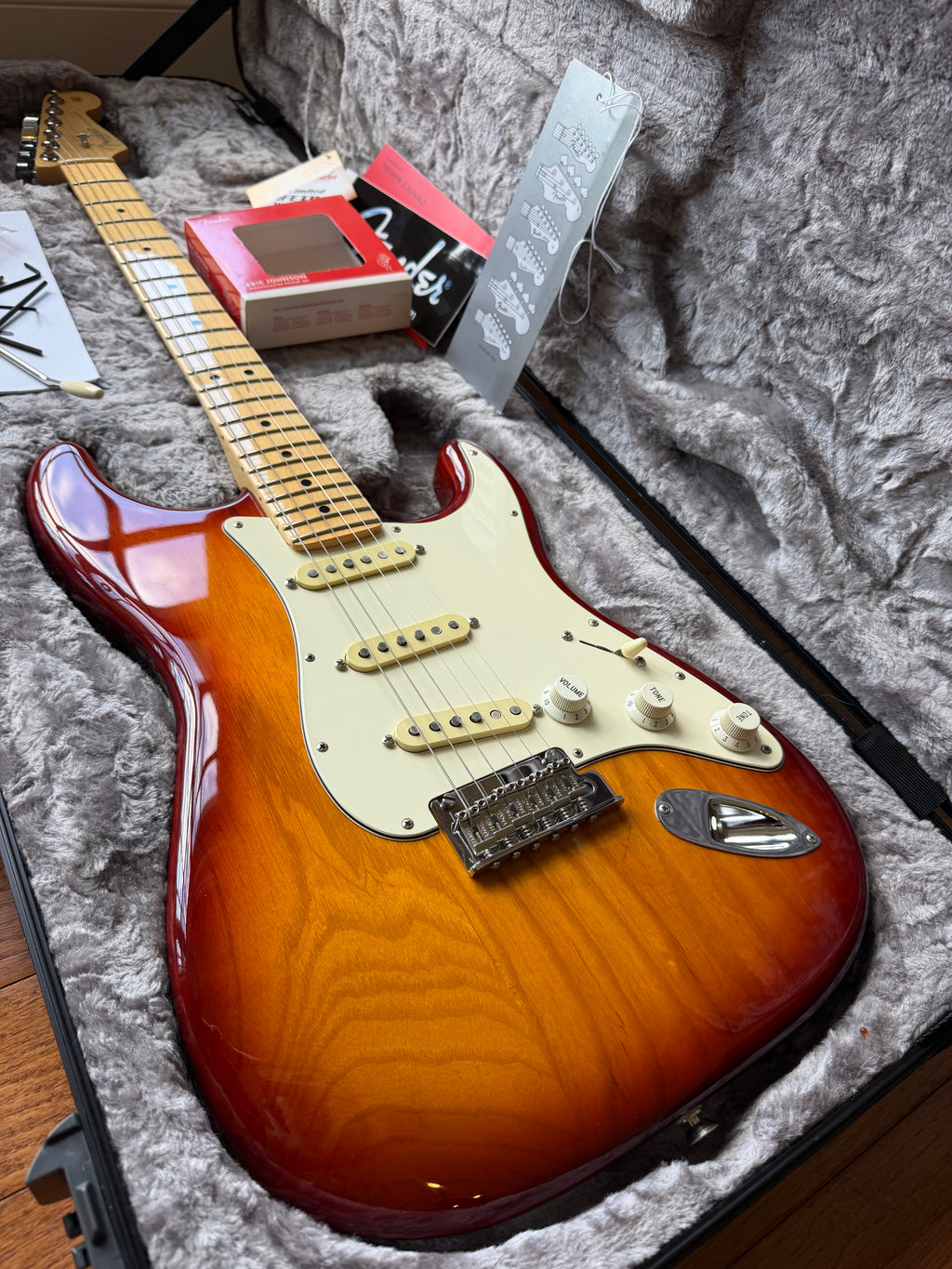 2016 Fender American Professional Stratocaster - Sienna Sunburst