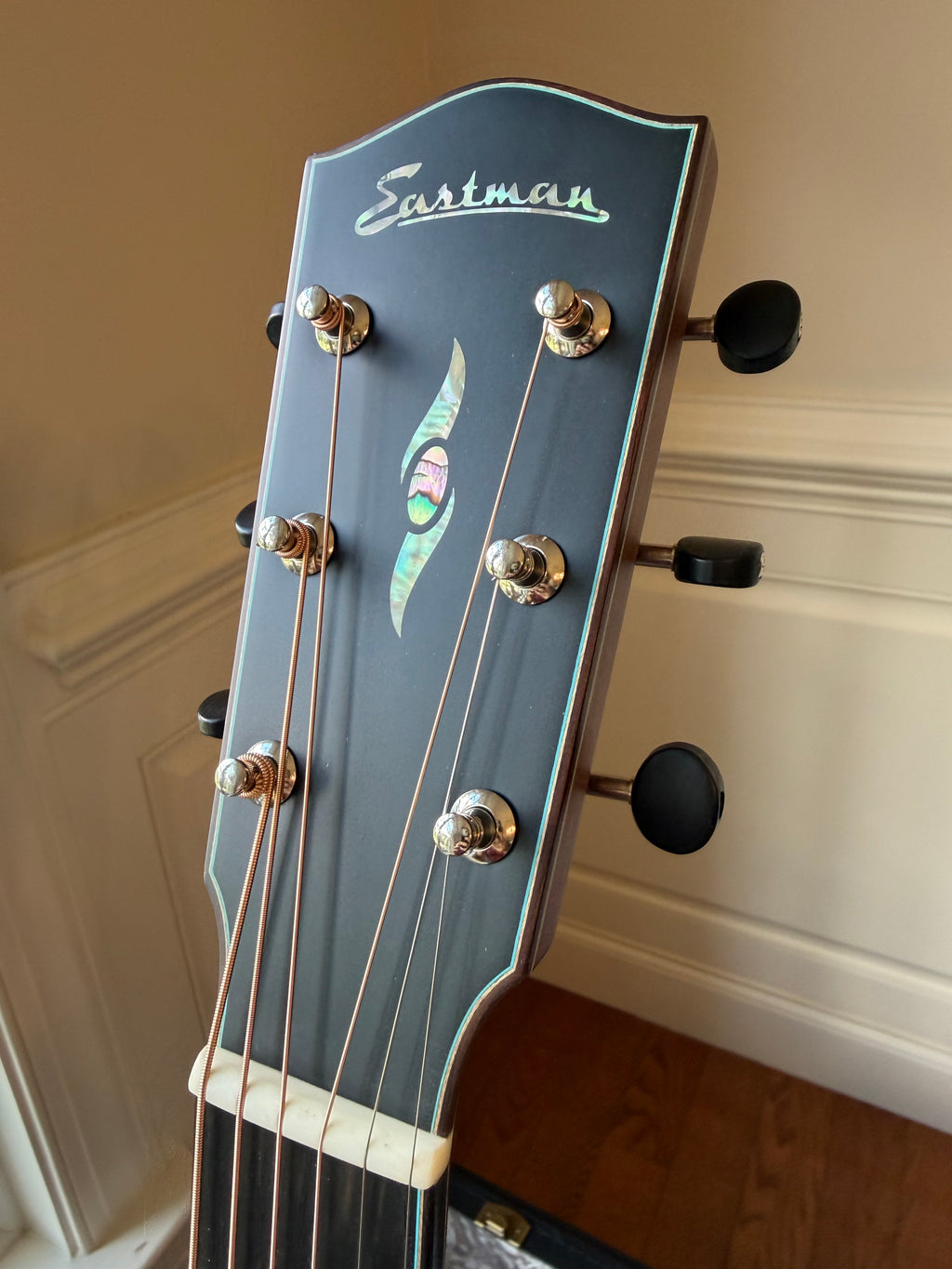 2025 Eastman L-OMCE-QS Acoustic Electric Guitar