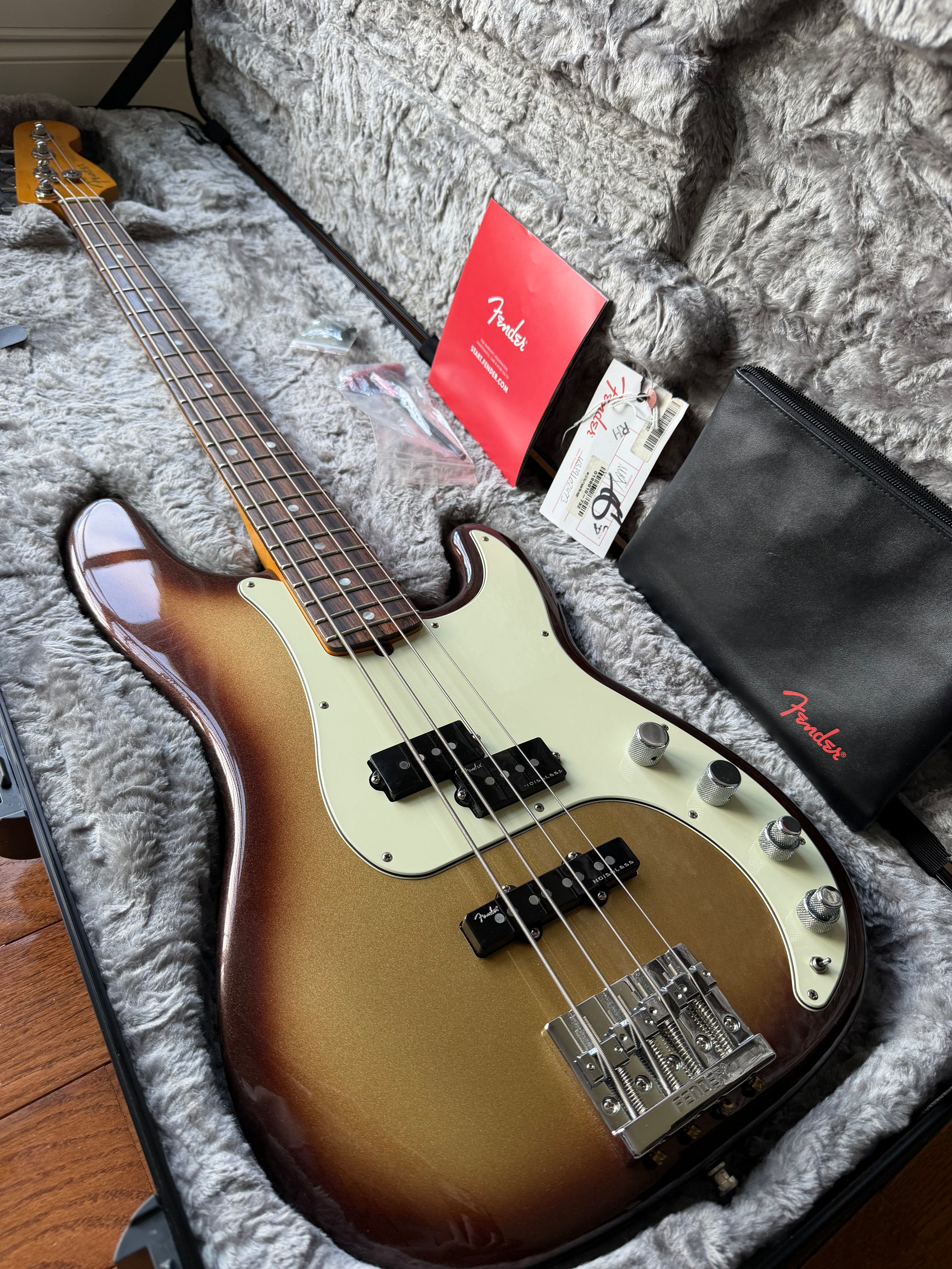 2019 Fender American Ultra Precision Bass - Mocha Burst
