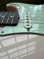 2021 Fender American Original 60s Stratocaster Rosewood - Shell Pink