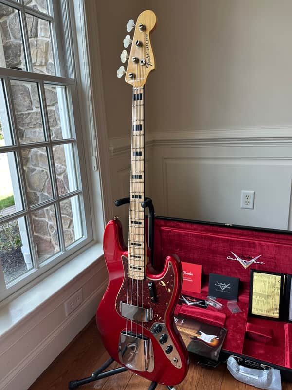 2024 Fender Custom Shop '68 Jazz Bass Journeyman Relic - Aged Candy Apple Red - Image 3