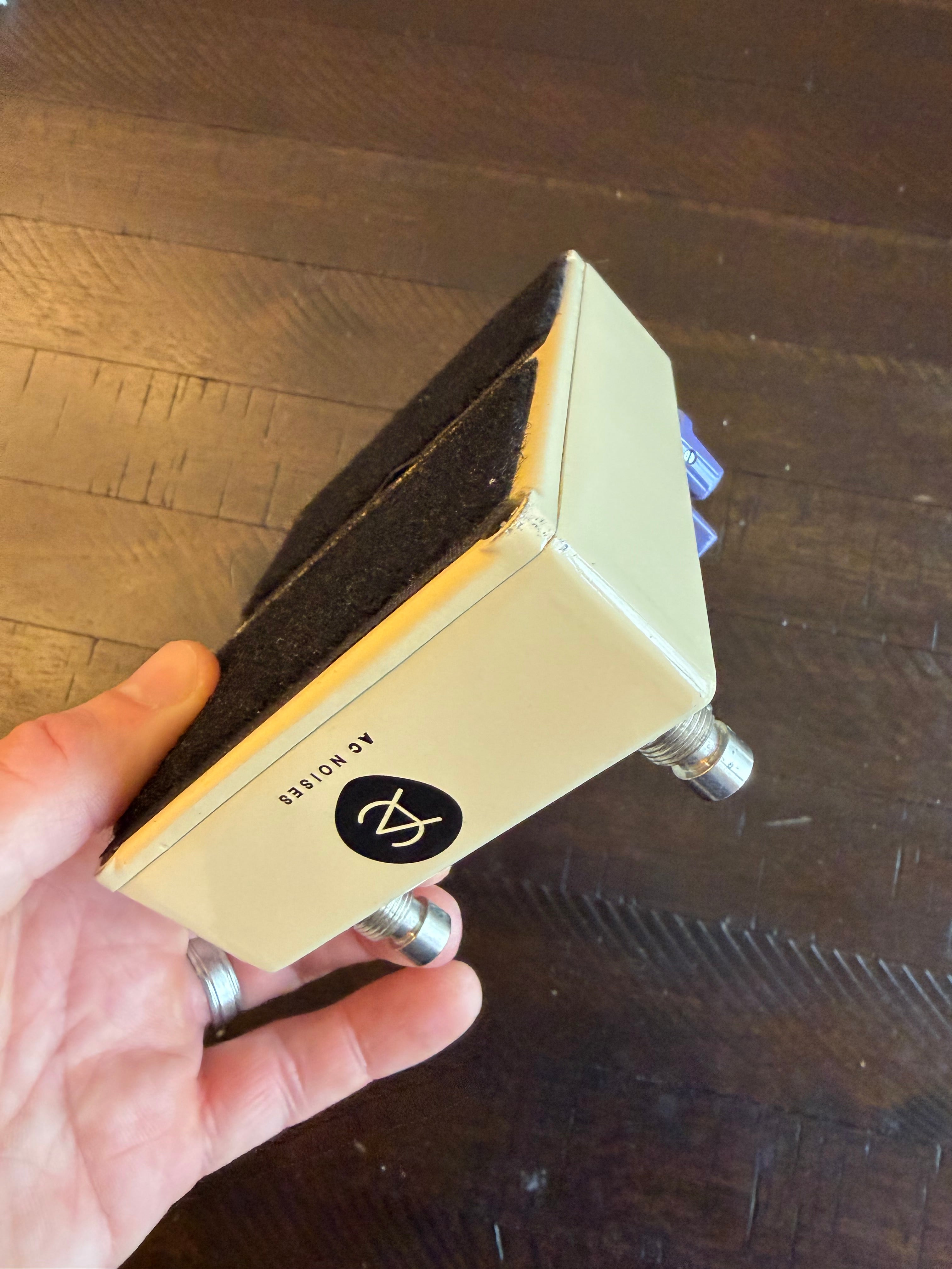 AC Noises Respira Shimmer Reverb Tremolo - Image 5