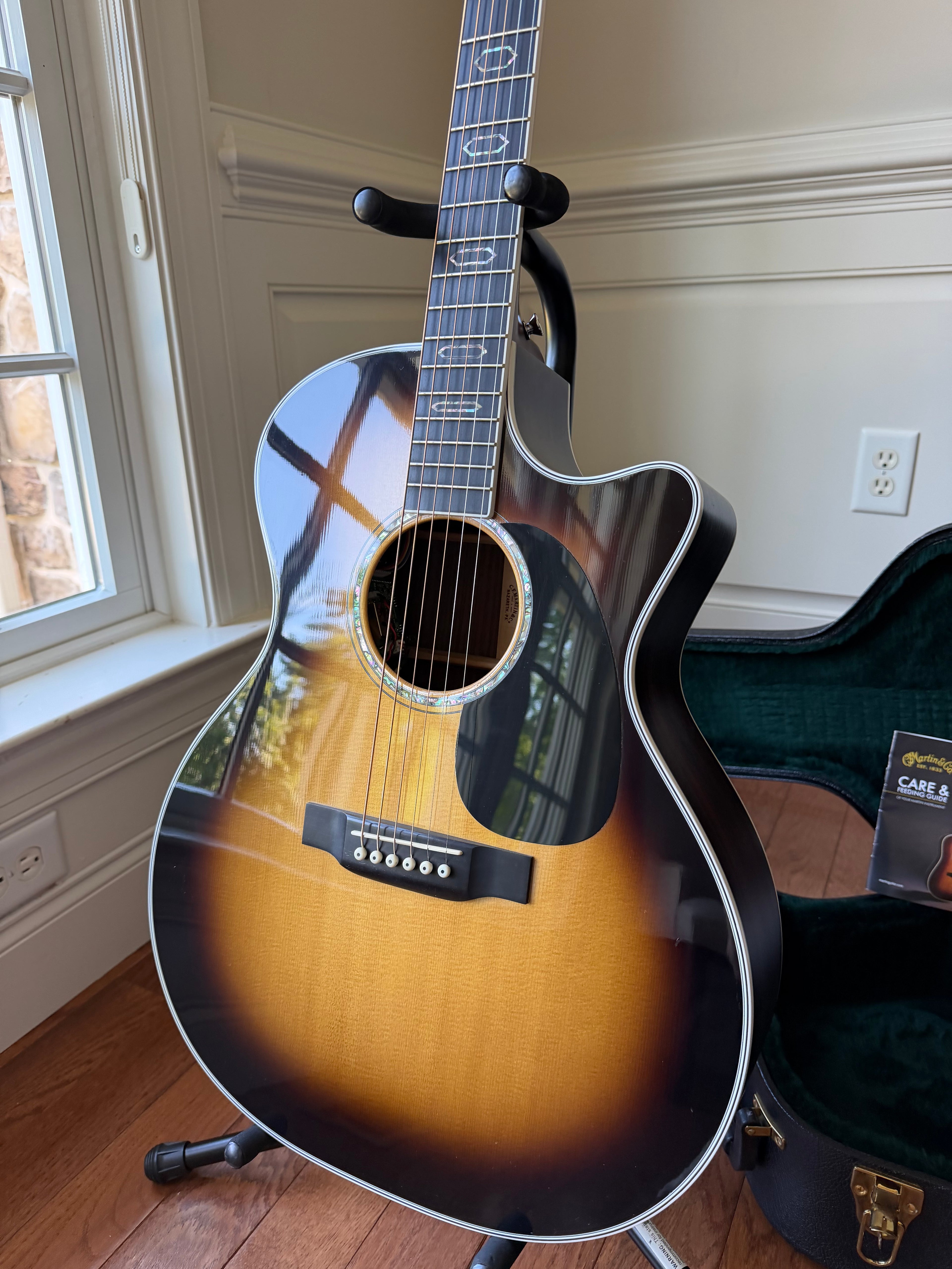 2015 Martin Custom Aura Gloss Top GT - Burst