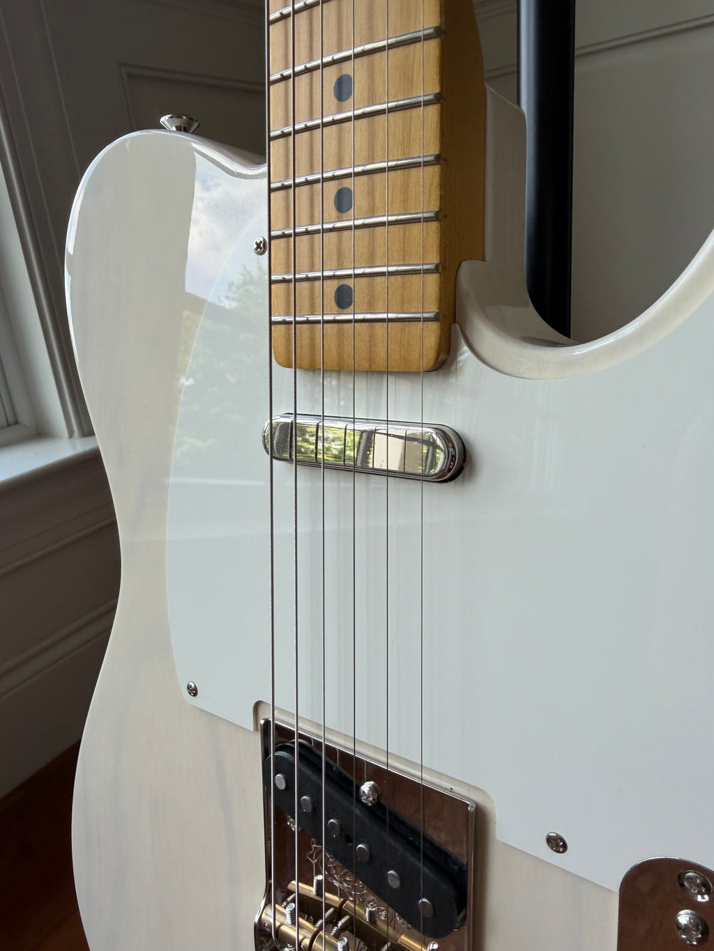 2025 K-Line Truxton - Blonde White