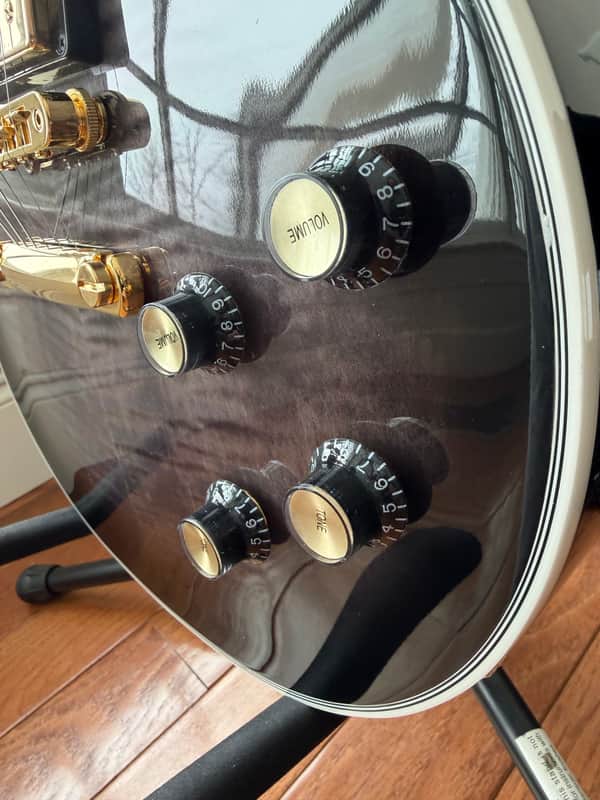 2025 Gibson Les Paul Supreme - Translucent Ebony Burst