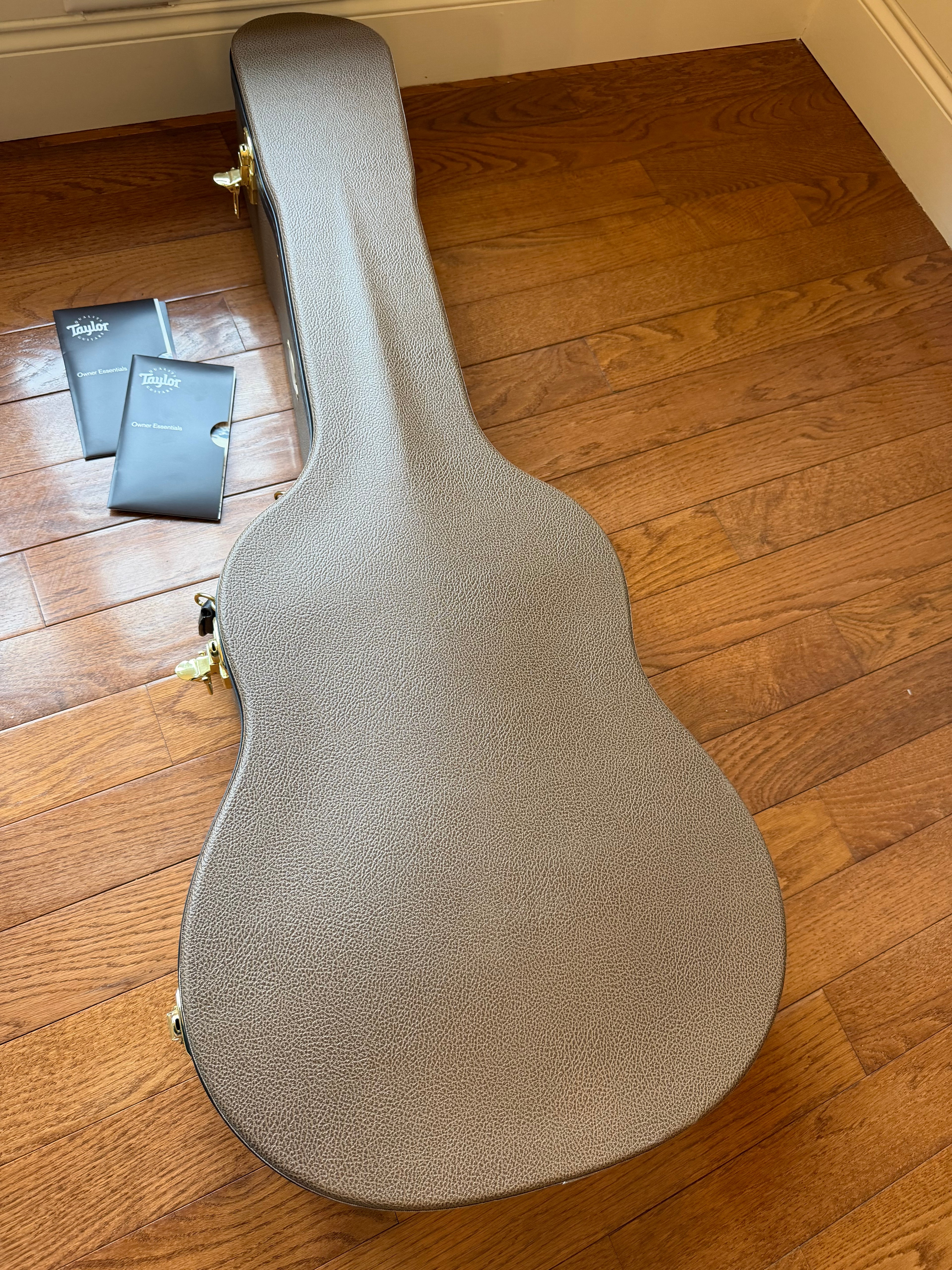 2025 Taylor 517e Gold Label Acoustic Electric Guitar