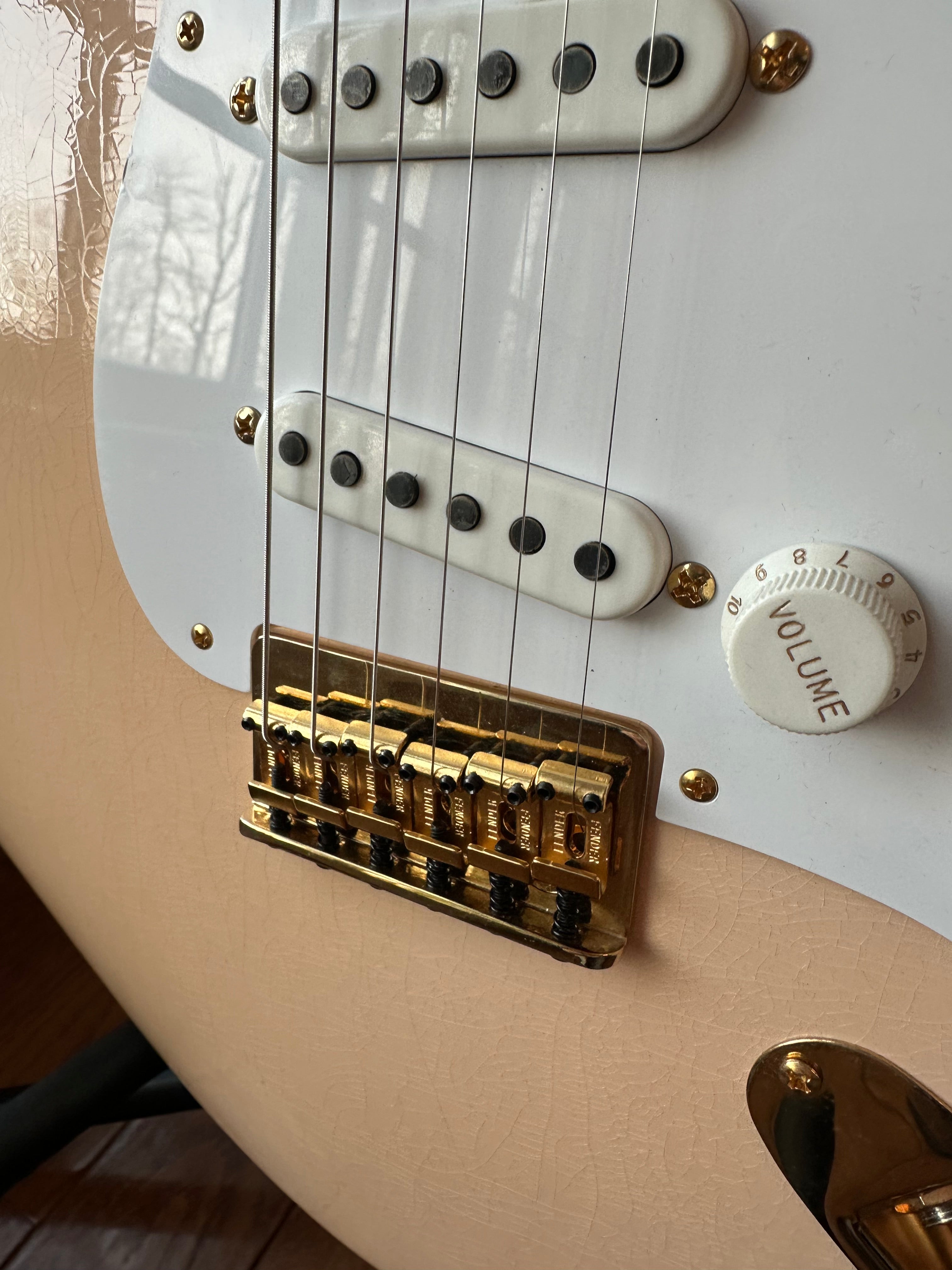 2025 Fender Custom Shop '54 Stratocaster B4 70th Anniversary Deluxe Closer Classic - Shell Pink - Image 5