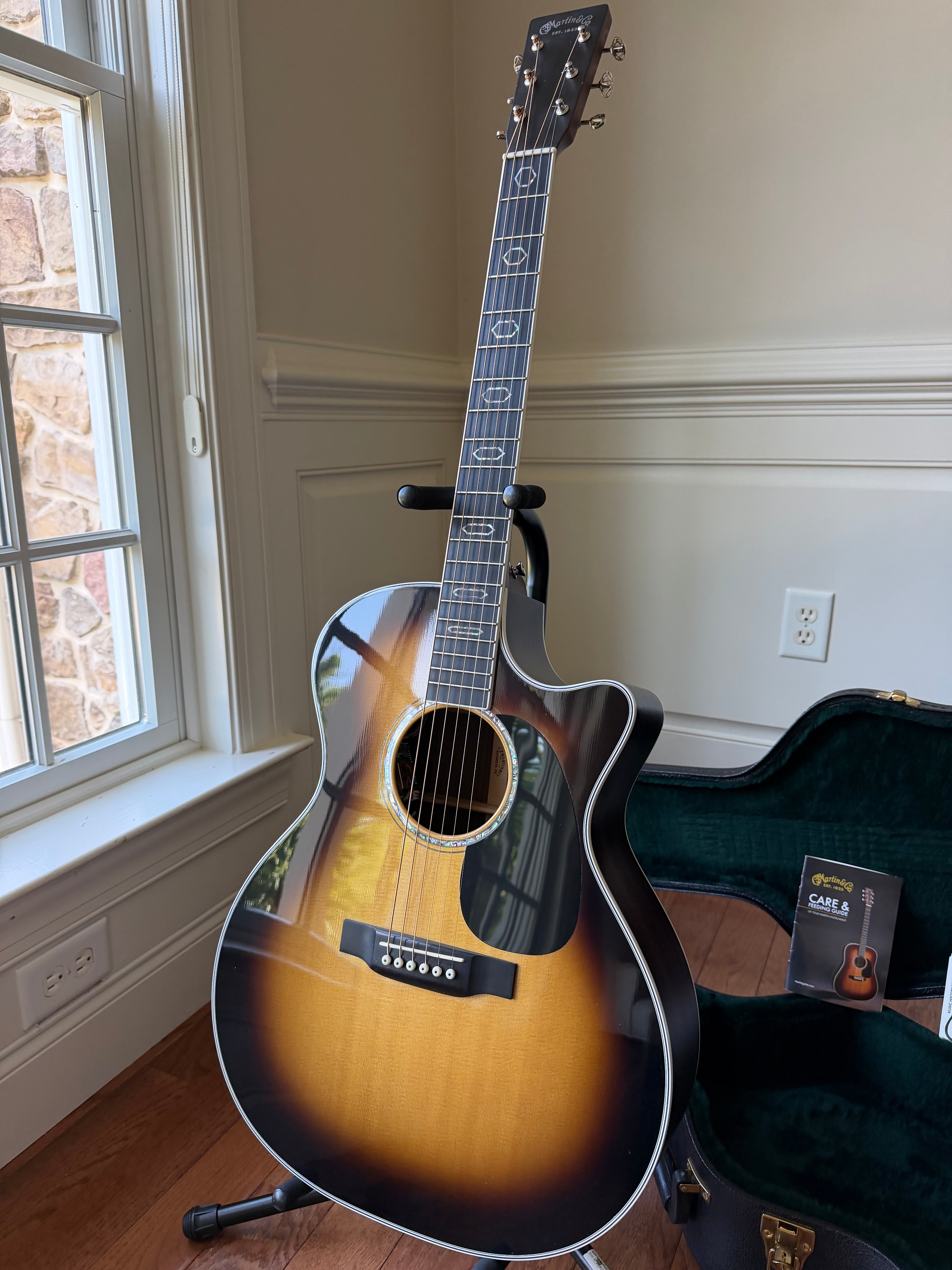 2015 Martin Custom Aura Gloss Top GT - Burst
