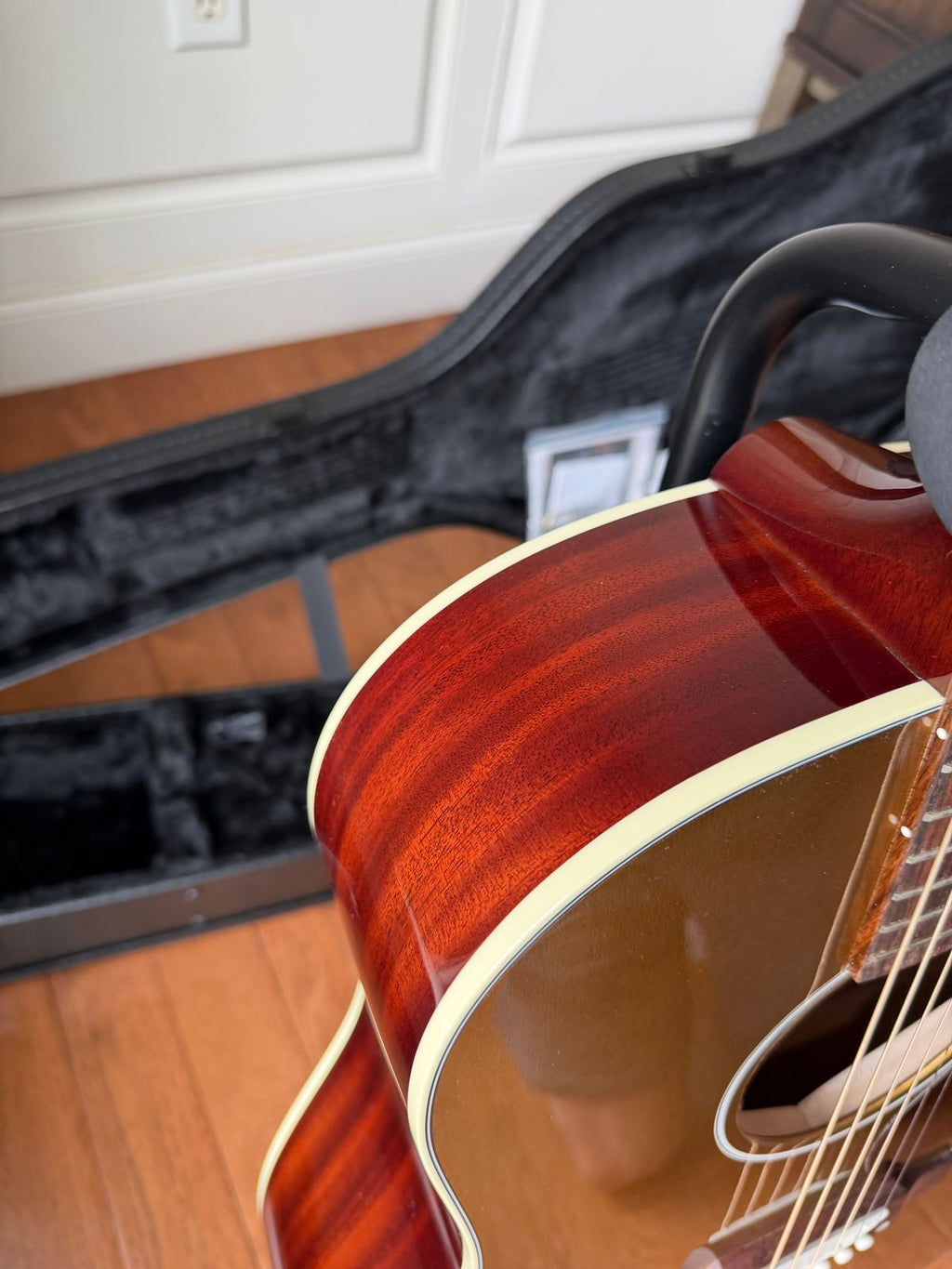 2026 Gibson J-45 Standard - Gold Top