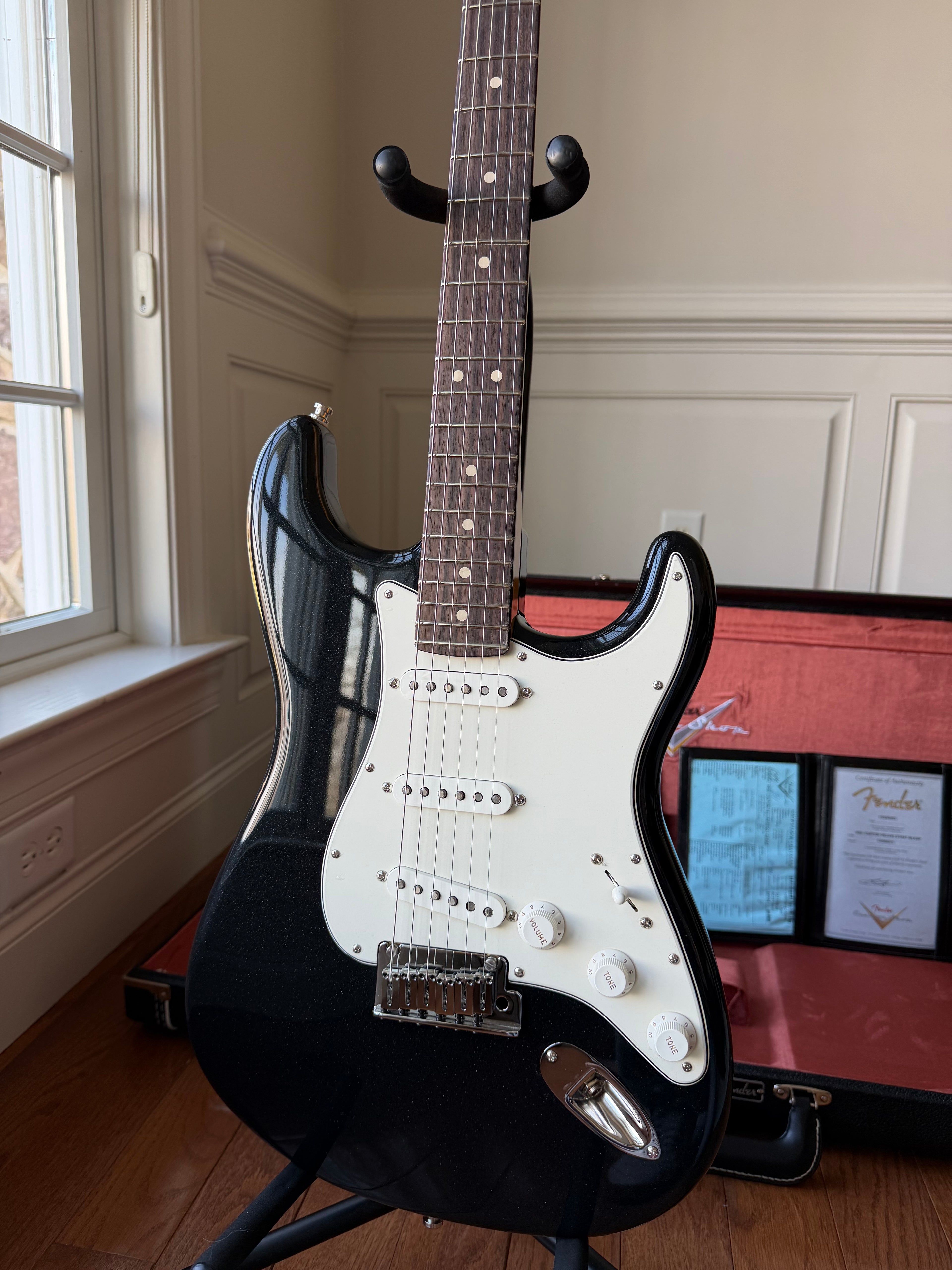 2025 Fender Custom Shop Stratocaster Limited Edition Custom Deluxe W25 NOS - Black Sparkle - Image 3