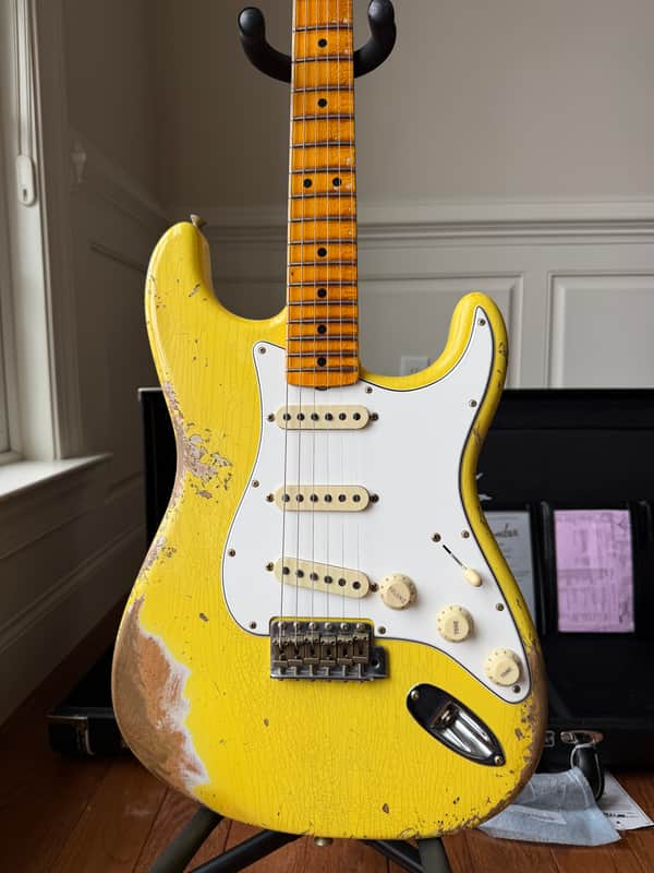 2026 Fender Custom Shop ‘69 Stratocaster SR25 Heavy Relic Matching Reverse Headstock - Aged Canary Yellow