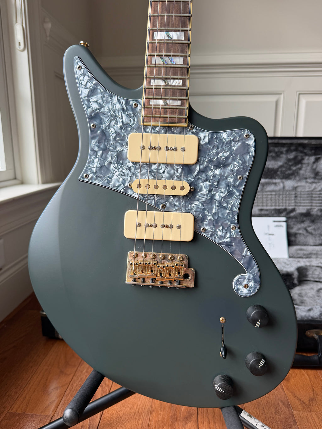 D'Angelico Deluxe Bob Weir Bedford - Matte Stone
