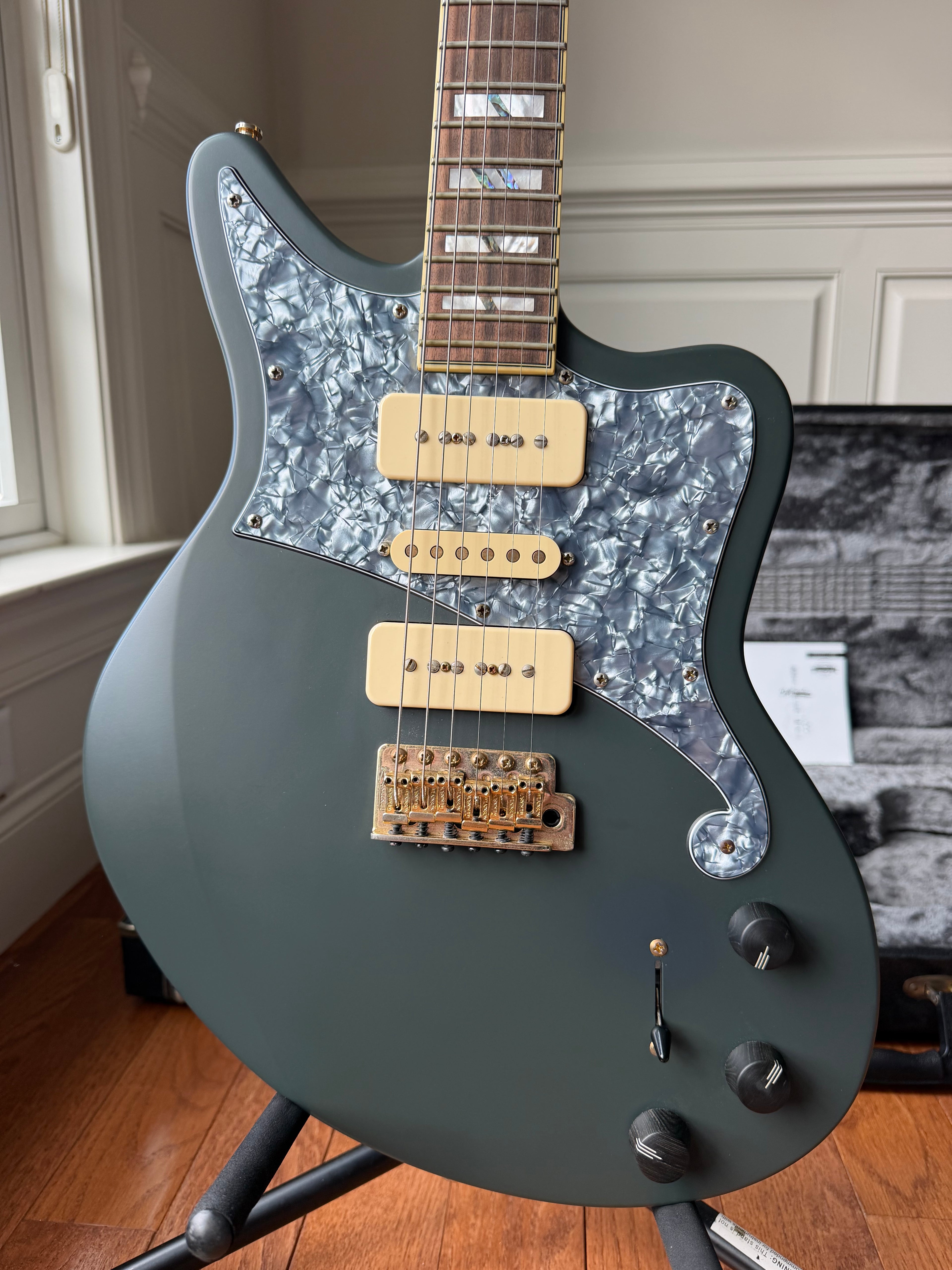D'Angelico Deluxe Bob Weir Bedford - Matte Stone