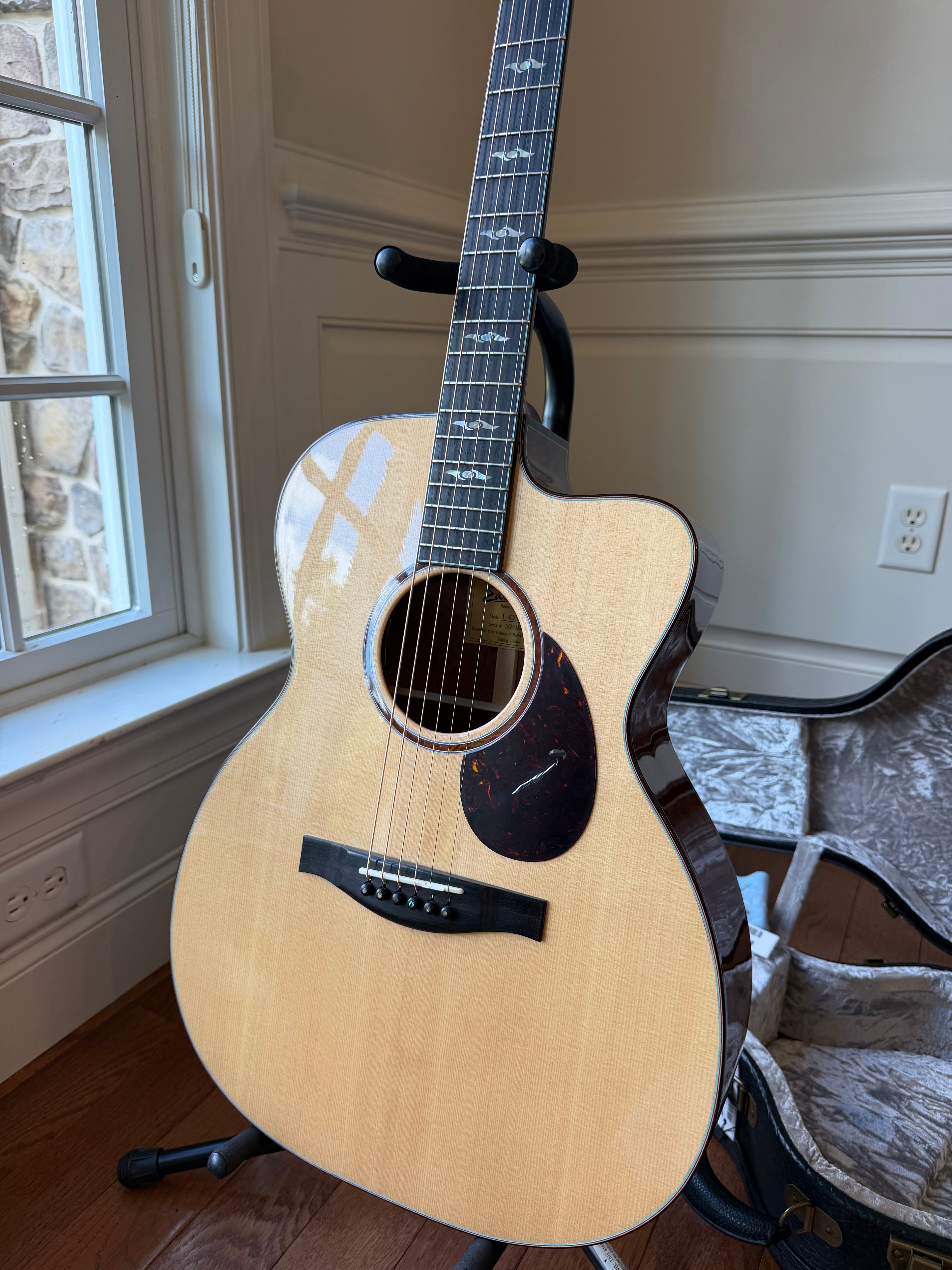 2025 Eastman L-OMCE-QS Acoustic Electric Guitar