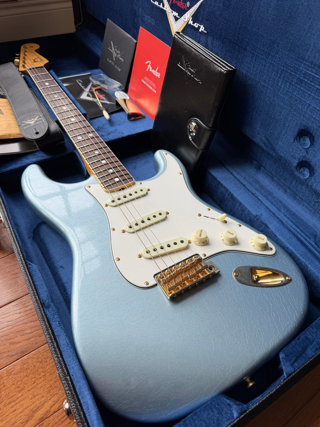 2025 Fender Custom Shop ‘65 Stratocaster Gold Hardware Channel Bound LTD LCC - Ice Blue Metallic