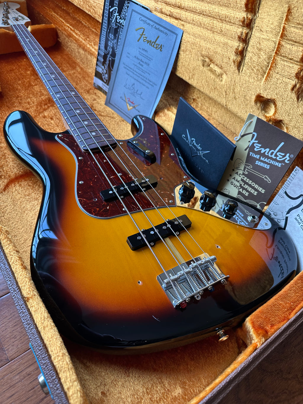 2011 Fender Custom Shop '60 Jazz Bass NOS - Vintage Sunburst - Image 1